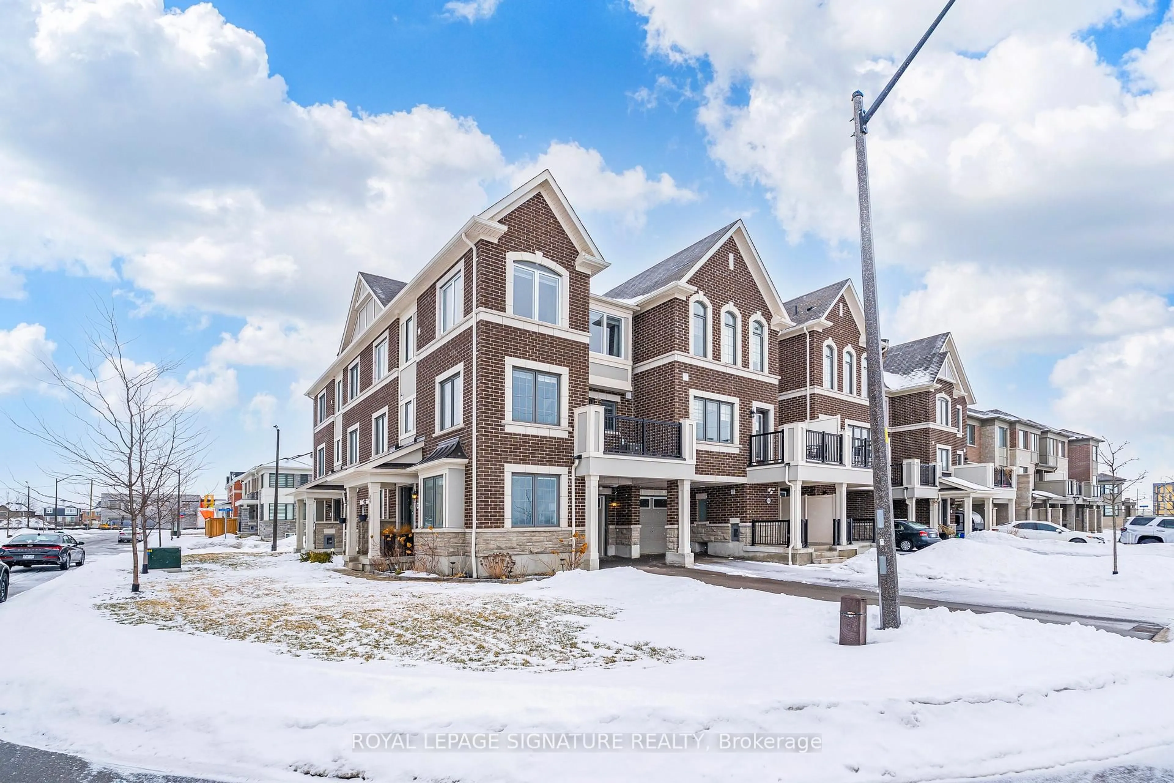 Unknown for 82 Lockyer Dr, Whitby Ontario L1P 0M3