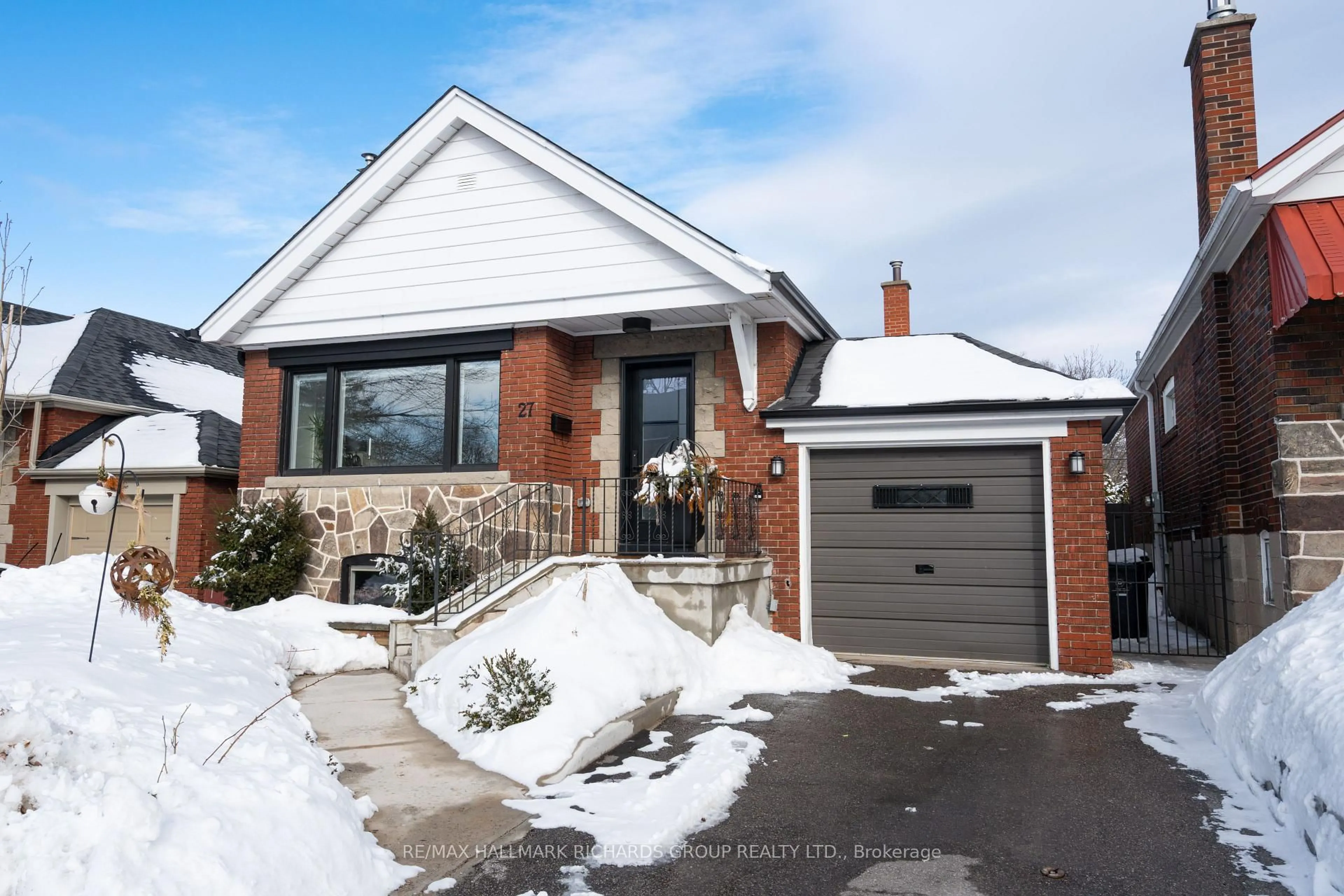 Home with brick exterior material, street for 27 Ferncroft Dr, Toronto Ontario M1N 2X3