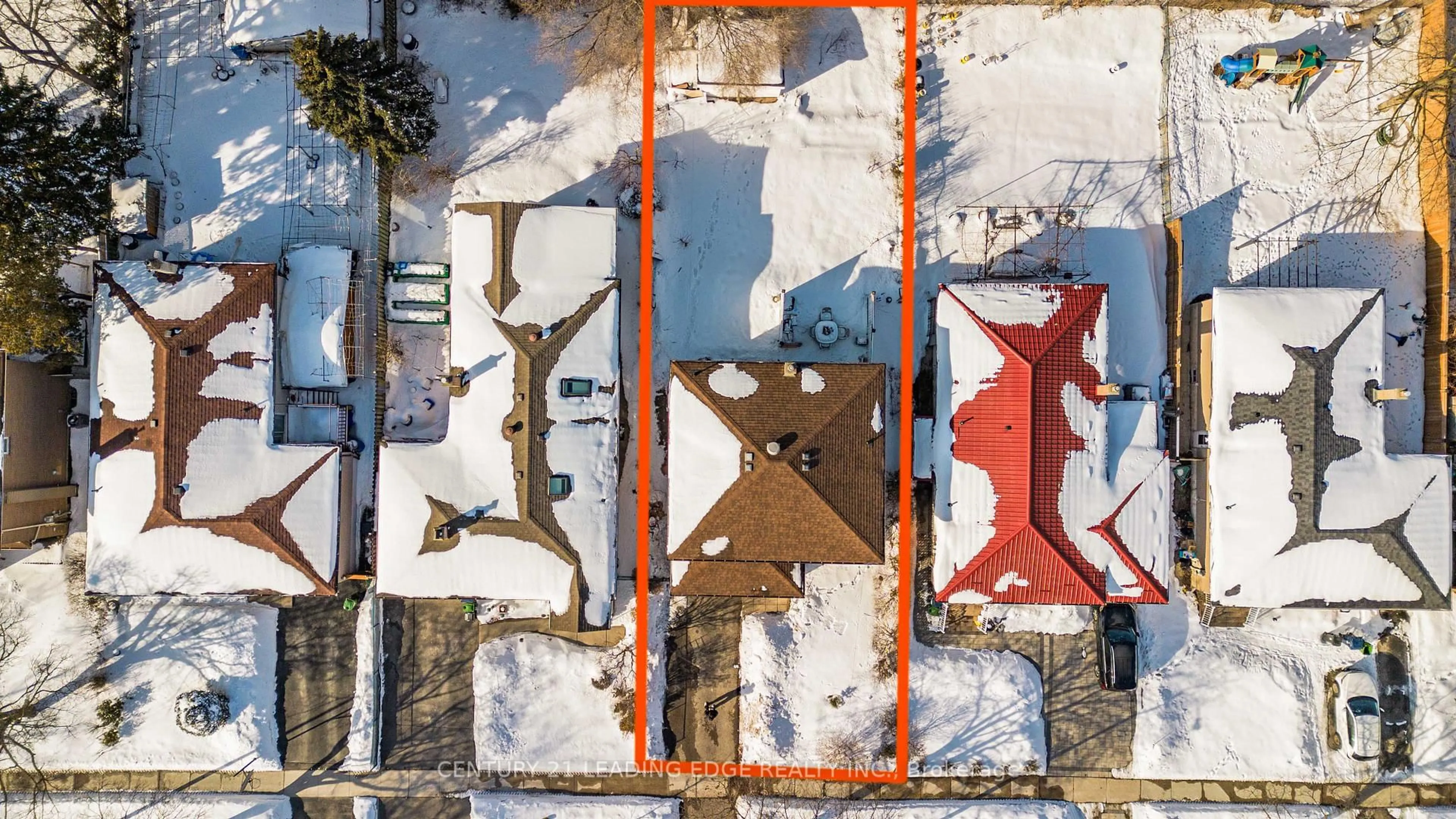 A pic from outside/outdoor area/front of a property/back of a property/a pic from drone, building for 66 Sonmore Dr, Toronto Ontario M1S 1X4