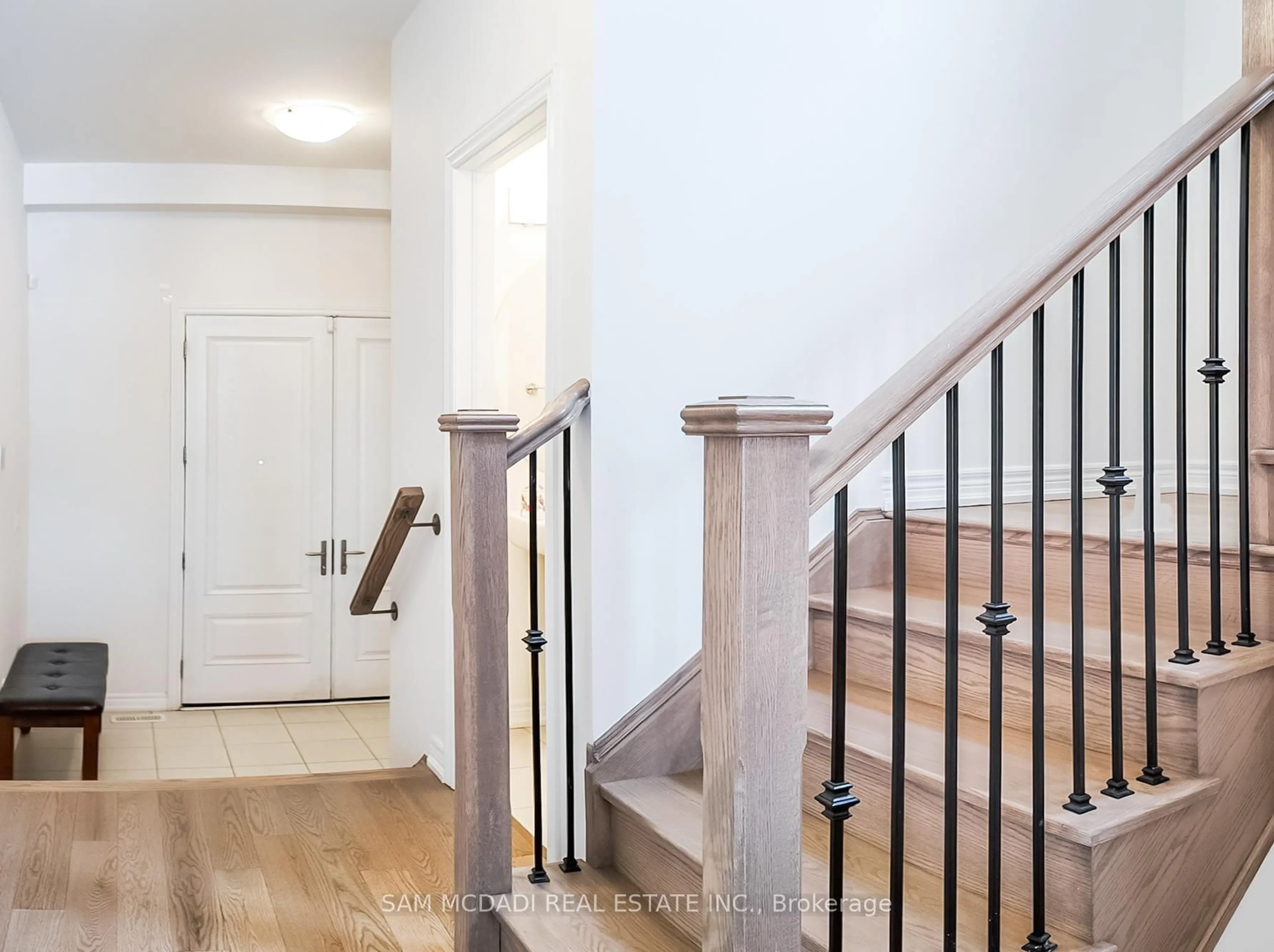 Unknown for 1090 Pisces Tr, Pickering Ontario L1X 0P8