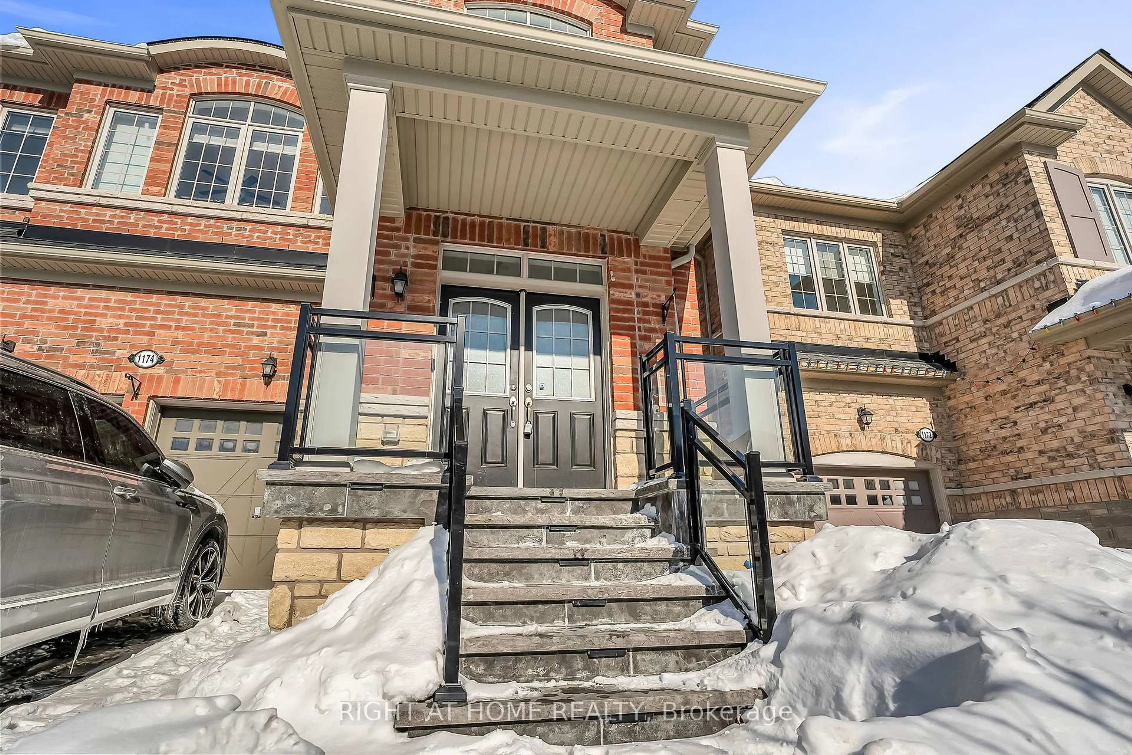 Unknown for 1174 Sepia Sq, Pickering Ontario L1X 0H1