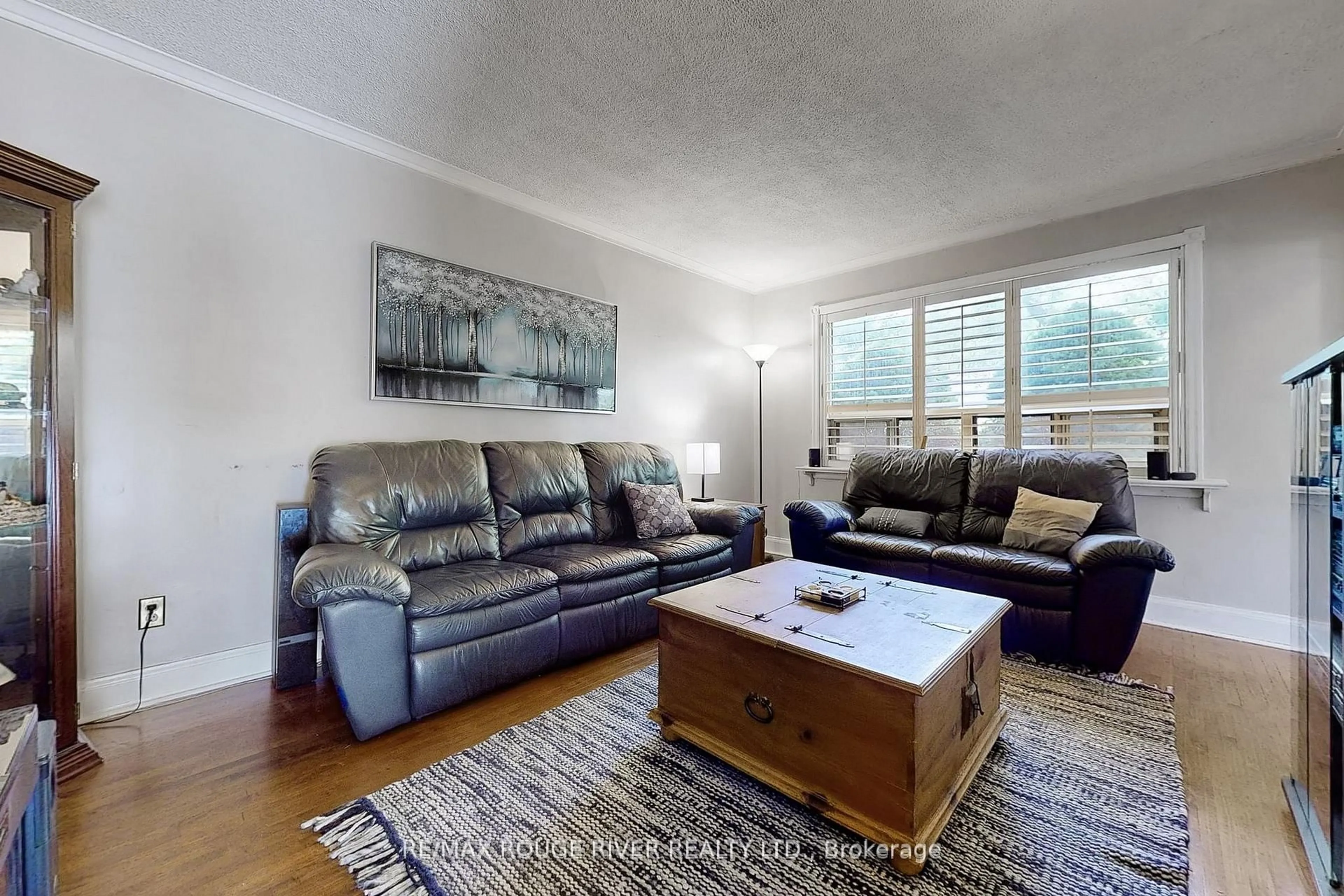 Living room with furniture, unknown for 92 Eastville Ave, Toronto Ontario M1M 2N9