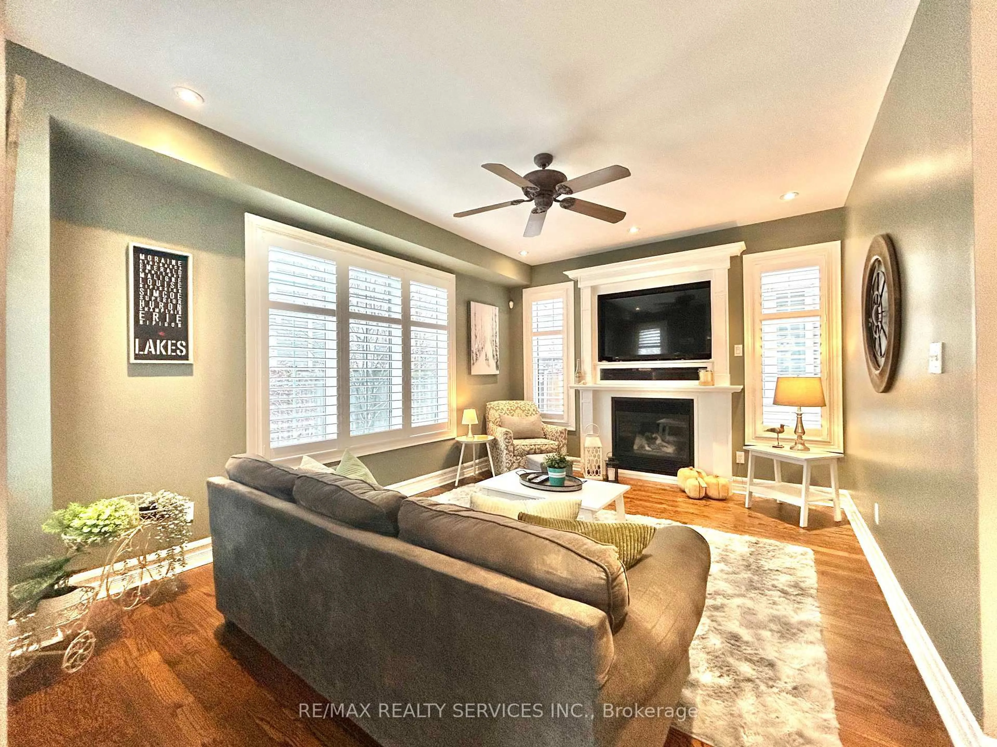 Living room with furniture, ceramic/tile floor for 1 Milligan St, Clarington Ontario L1B 1R2