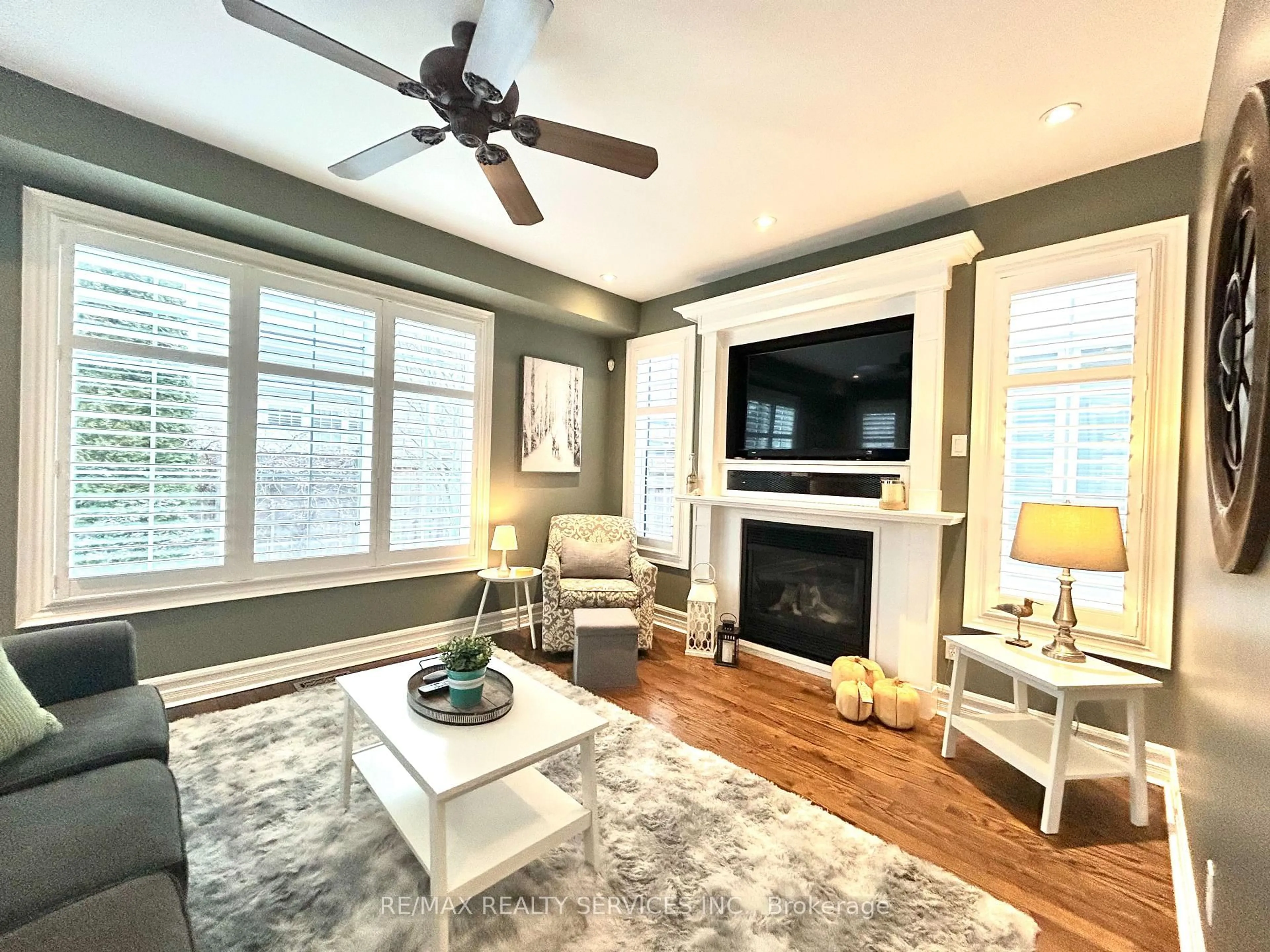 Living room with furniture, unknown for 1 Milligan St, Clarington Ontario L1B 1R2