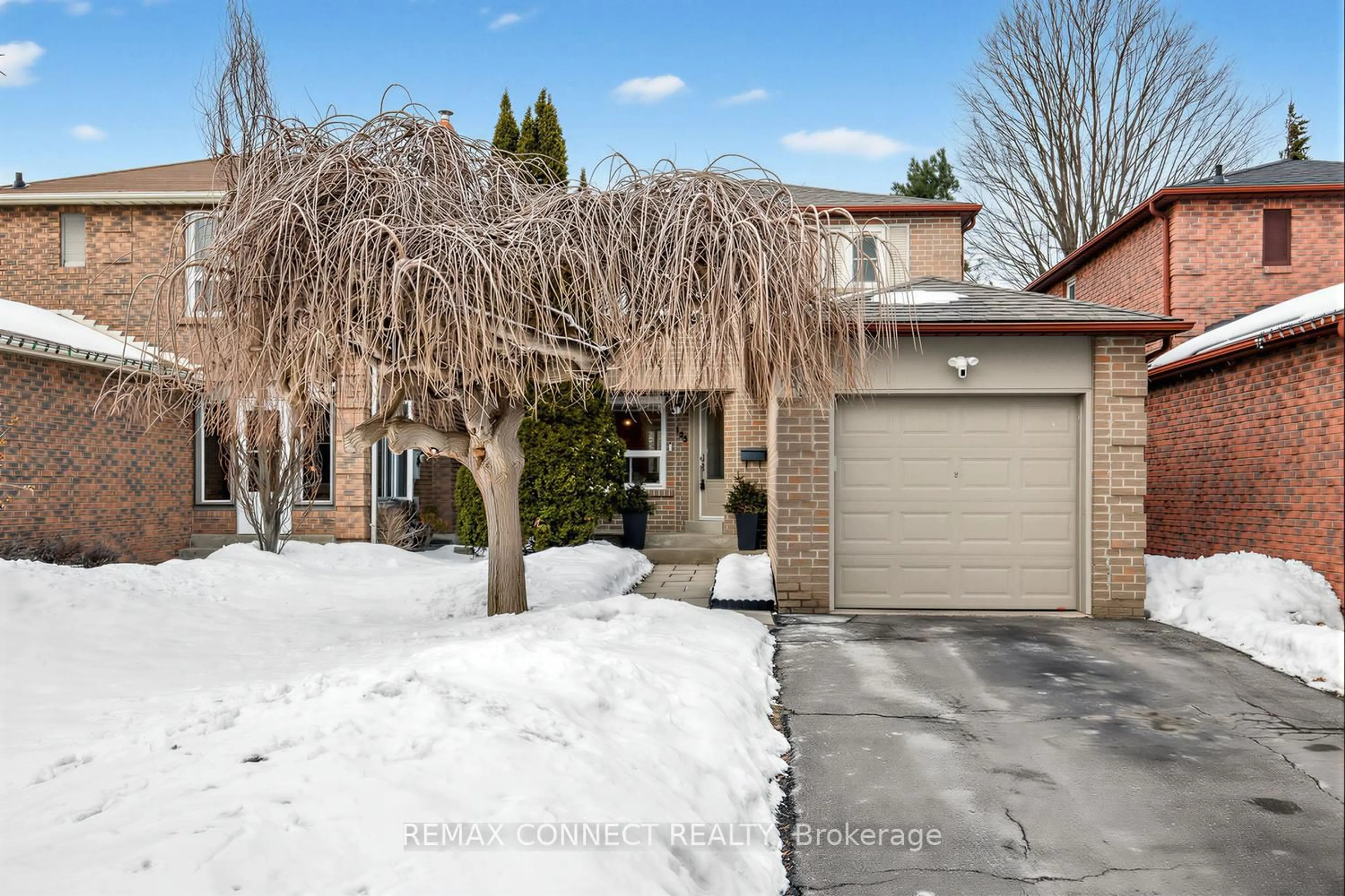 Unknown for 123 Chatfield Dr, Ajax Ontario L1T 2J2