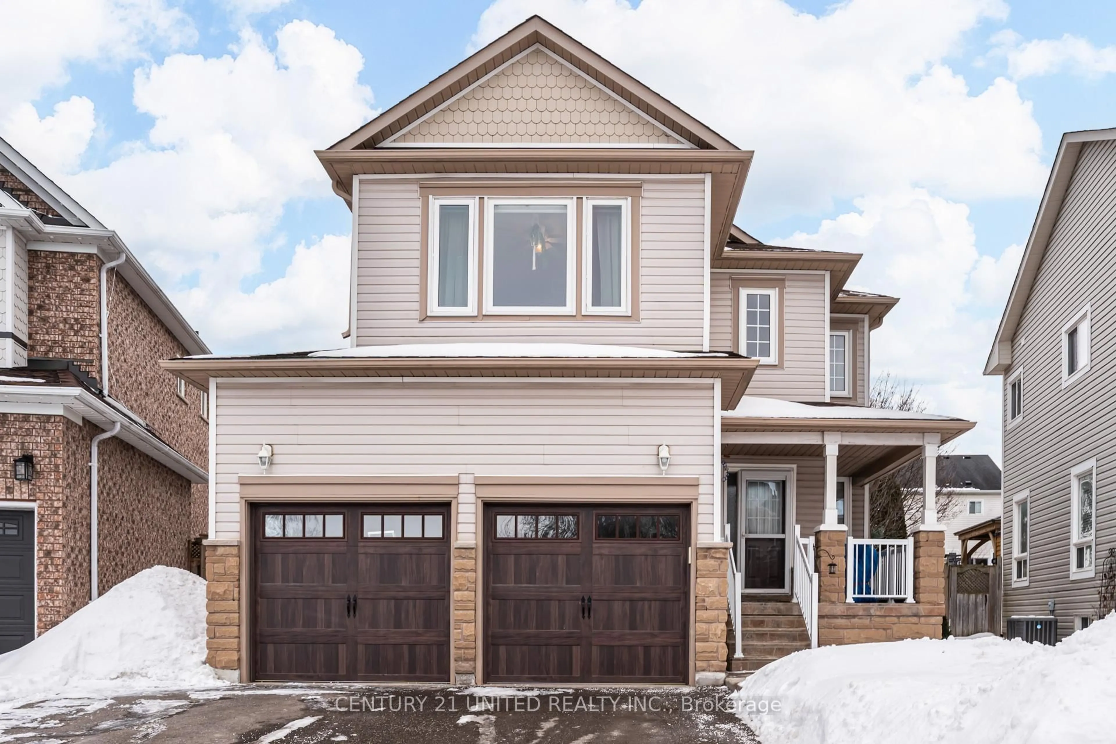 Home with brick exterior material, street for 35 Ault Cres, Whitby Ontario L1M 2G6