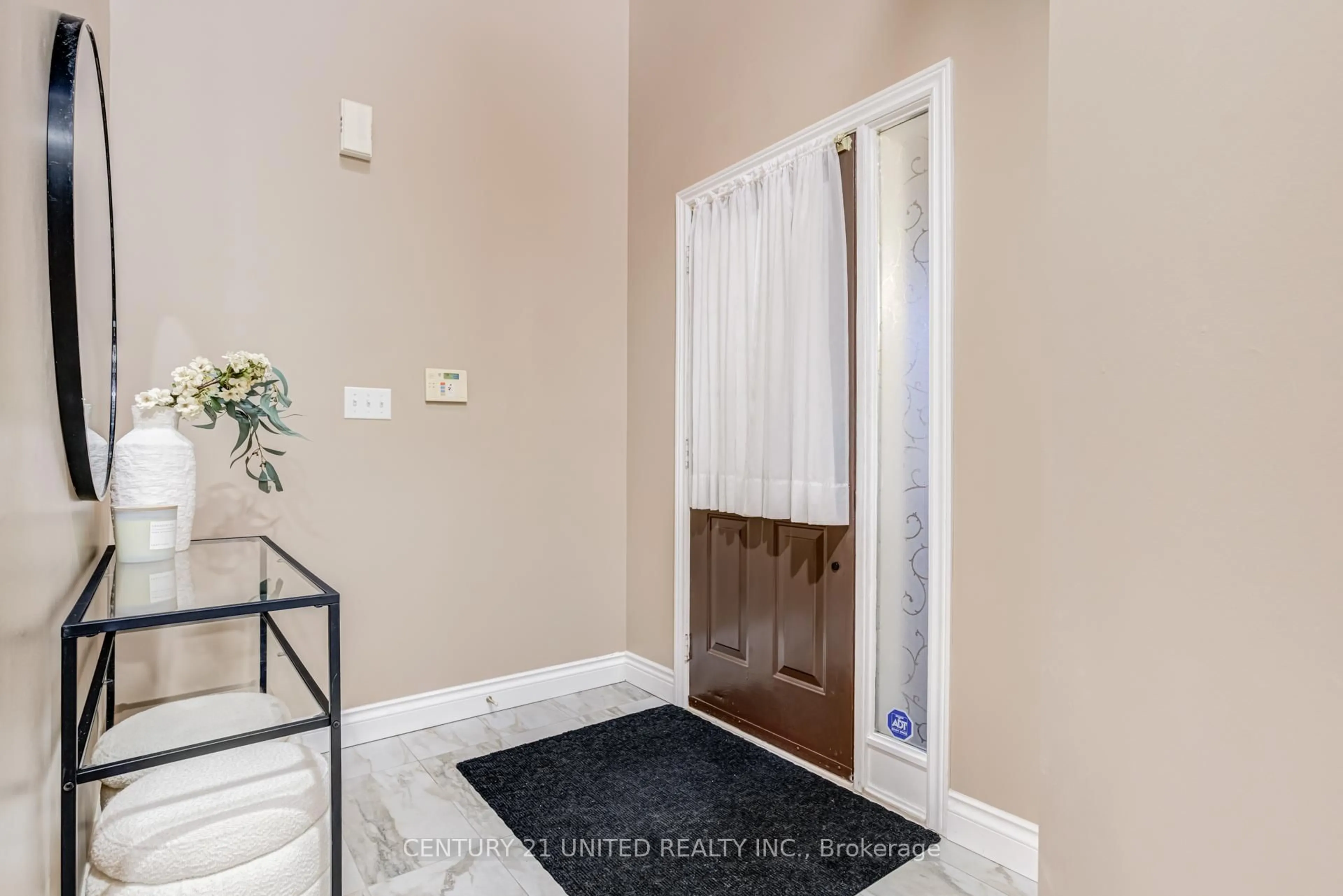 Indoor entryway for 35 Ault Cres, Whitby Ontario L1M 2G6