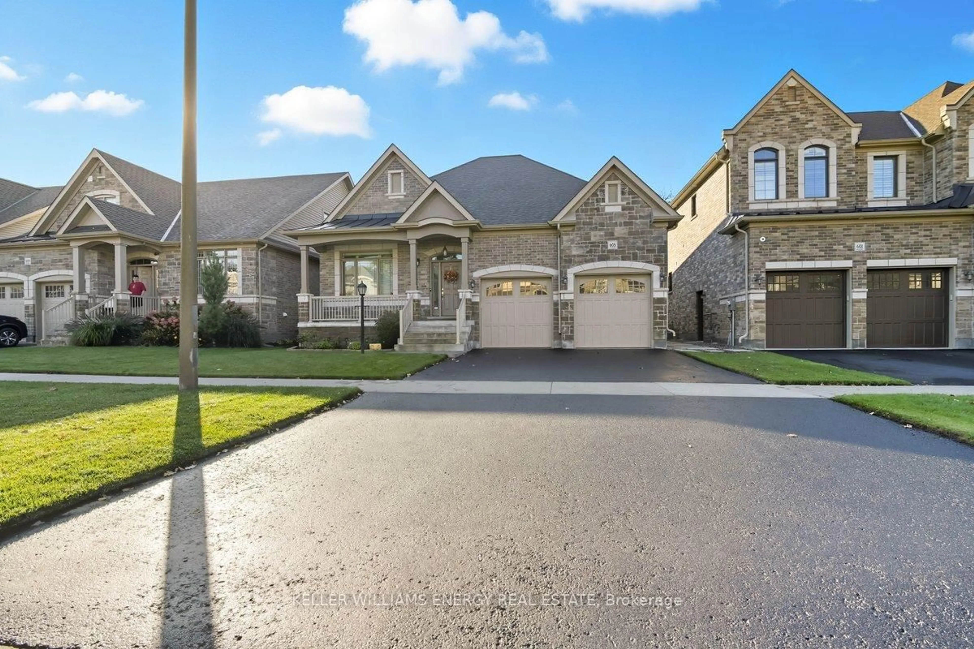 Unknown for 605 George Reynolds Dr, Clarington Ontario L1E 0A8