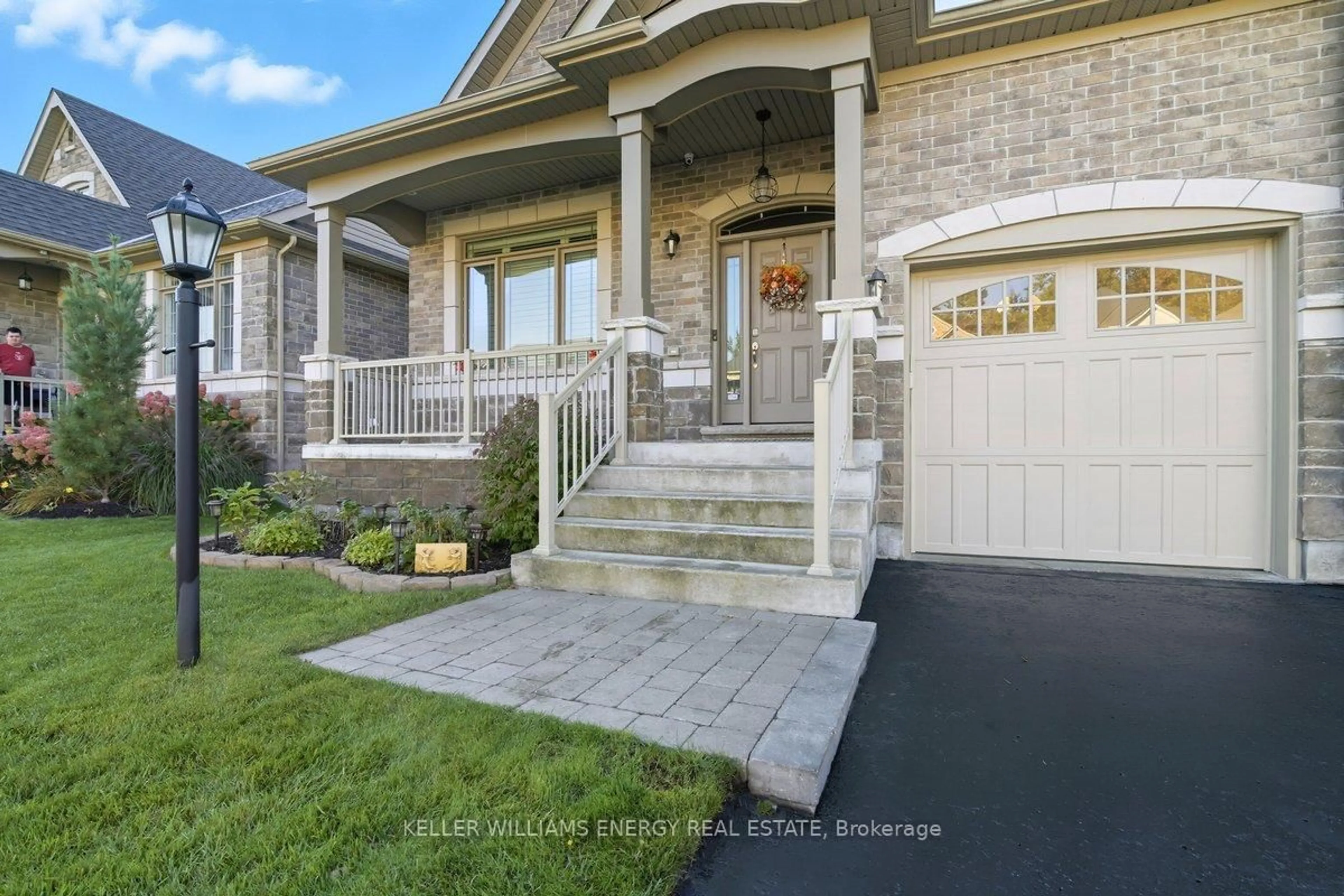 Unknown for 605 George Reynolds Dr, Clarington Ontario L1E 0A8