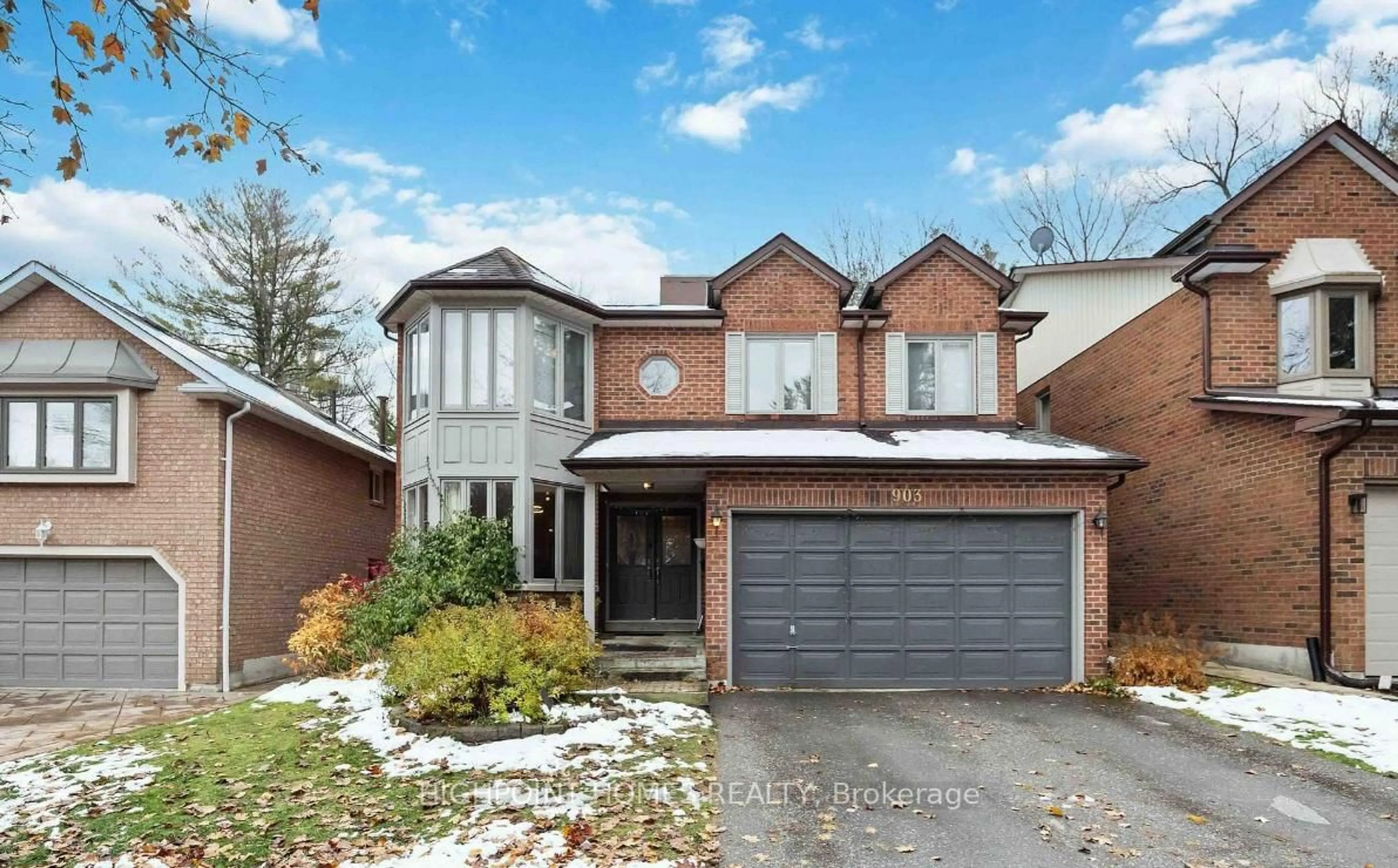 Home with brick exterior material, street for 903 Alanbury Cres, Pickering Ontario L1X 2S3
