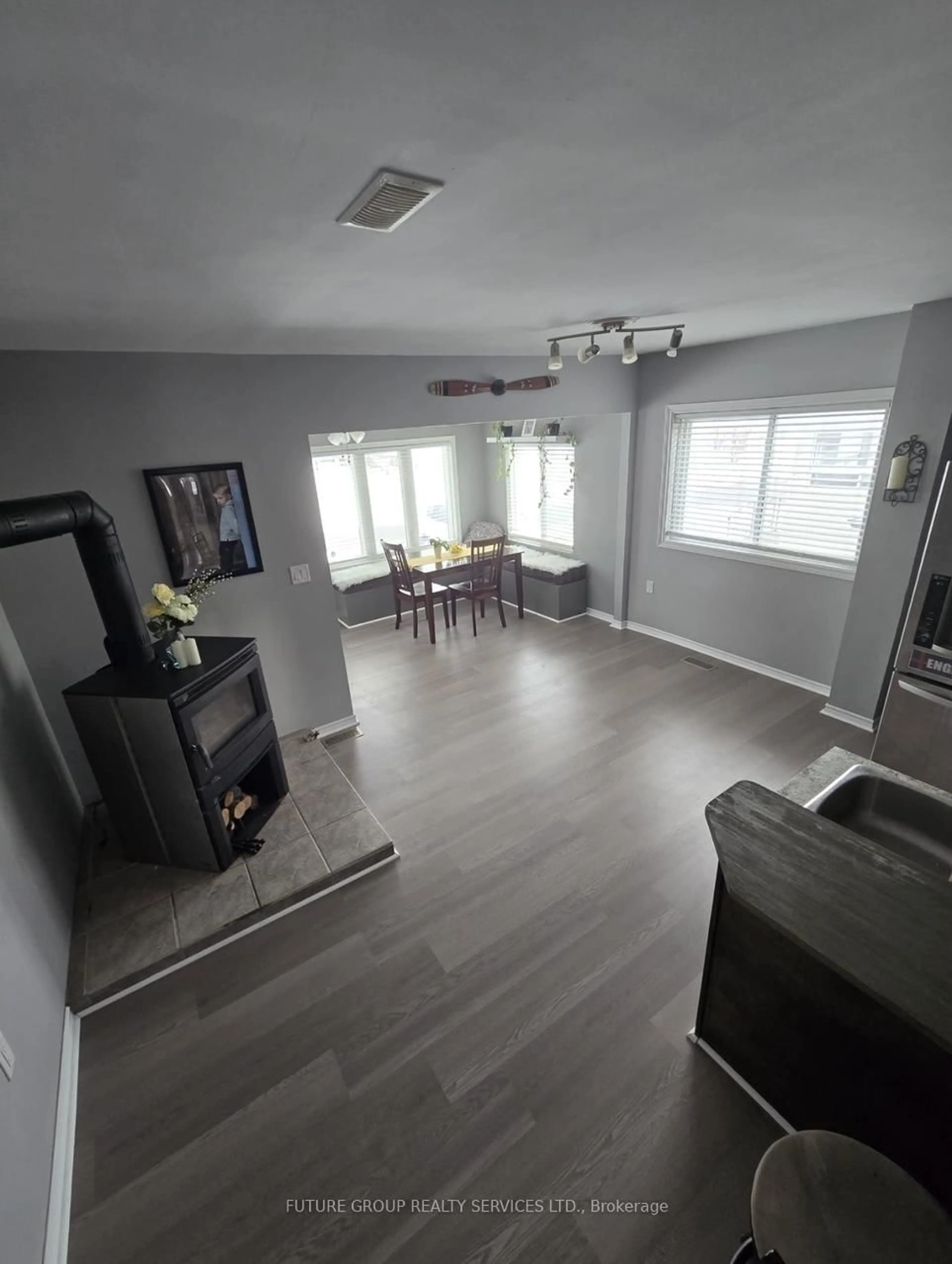 A pic of a room for 38 Frank St, Oshawa Ontario L1H 3T5