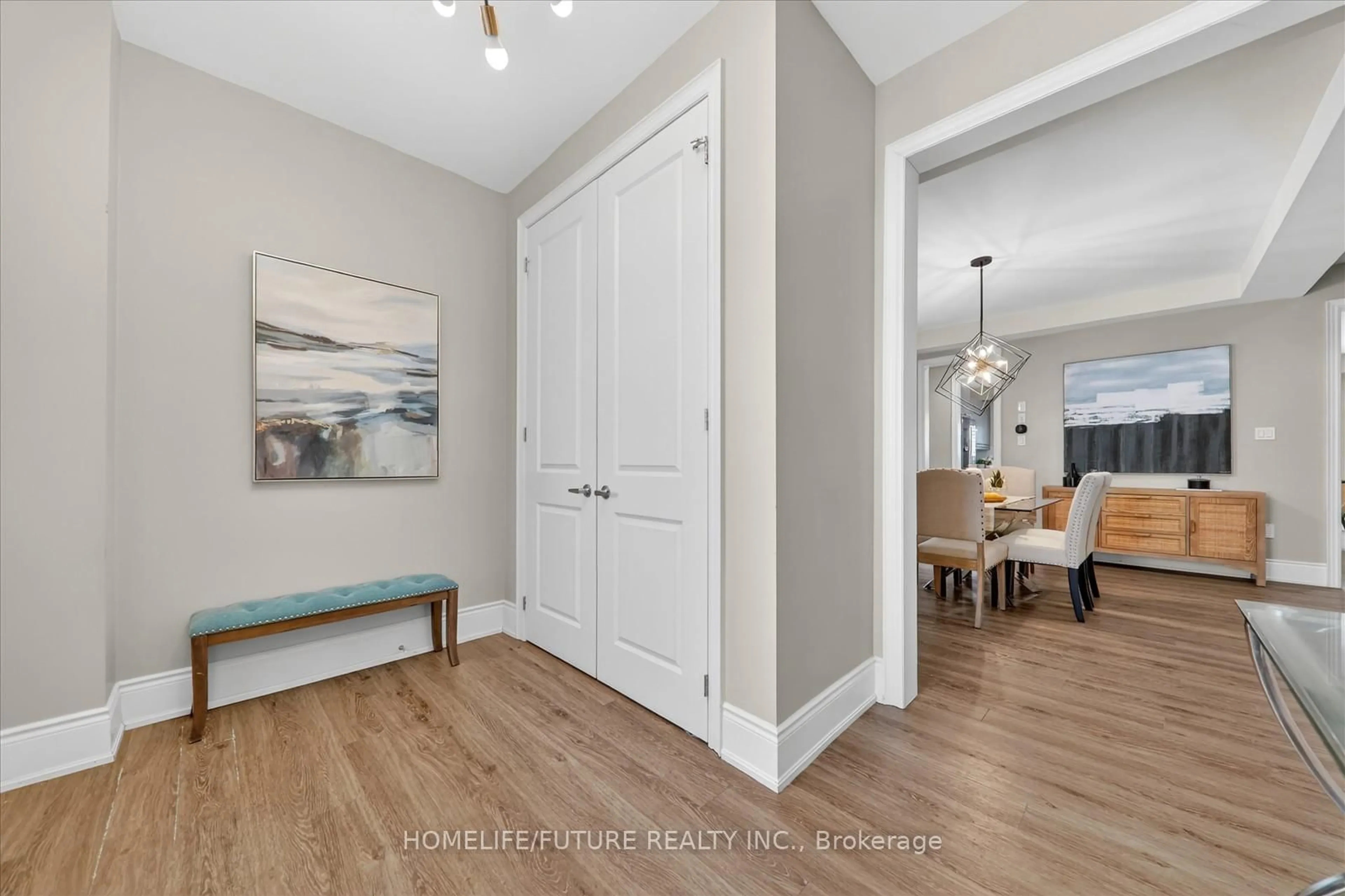 Indoor entryway for 238 Lyle Dr, Clarington Ontario L1C 0V6