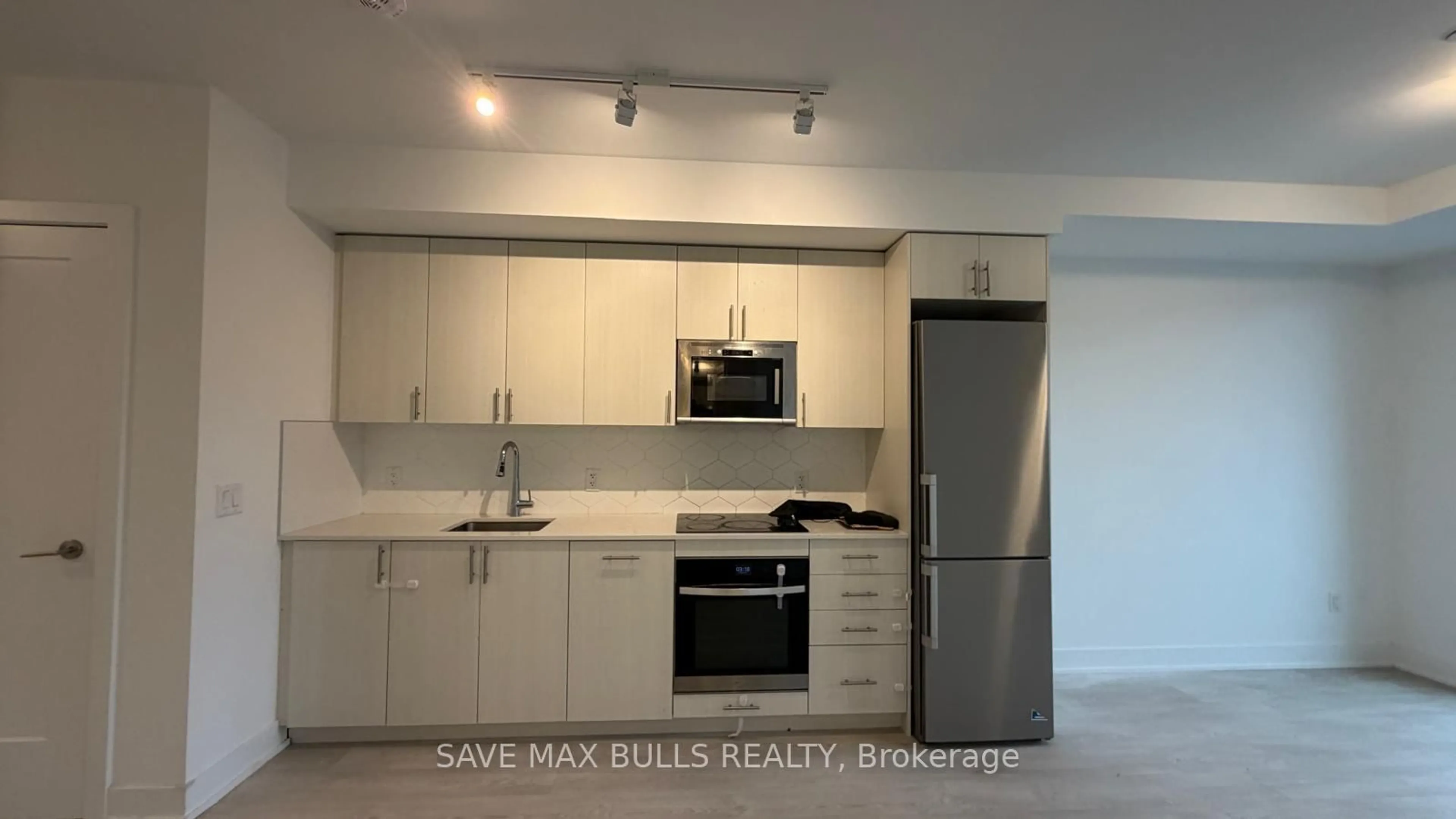 Standard kitchen, unknown for 2545 SIMCOE St #235, Oshawa Ontario L1L 0W3