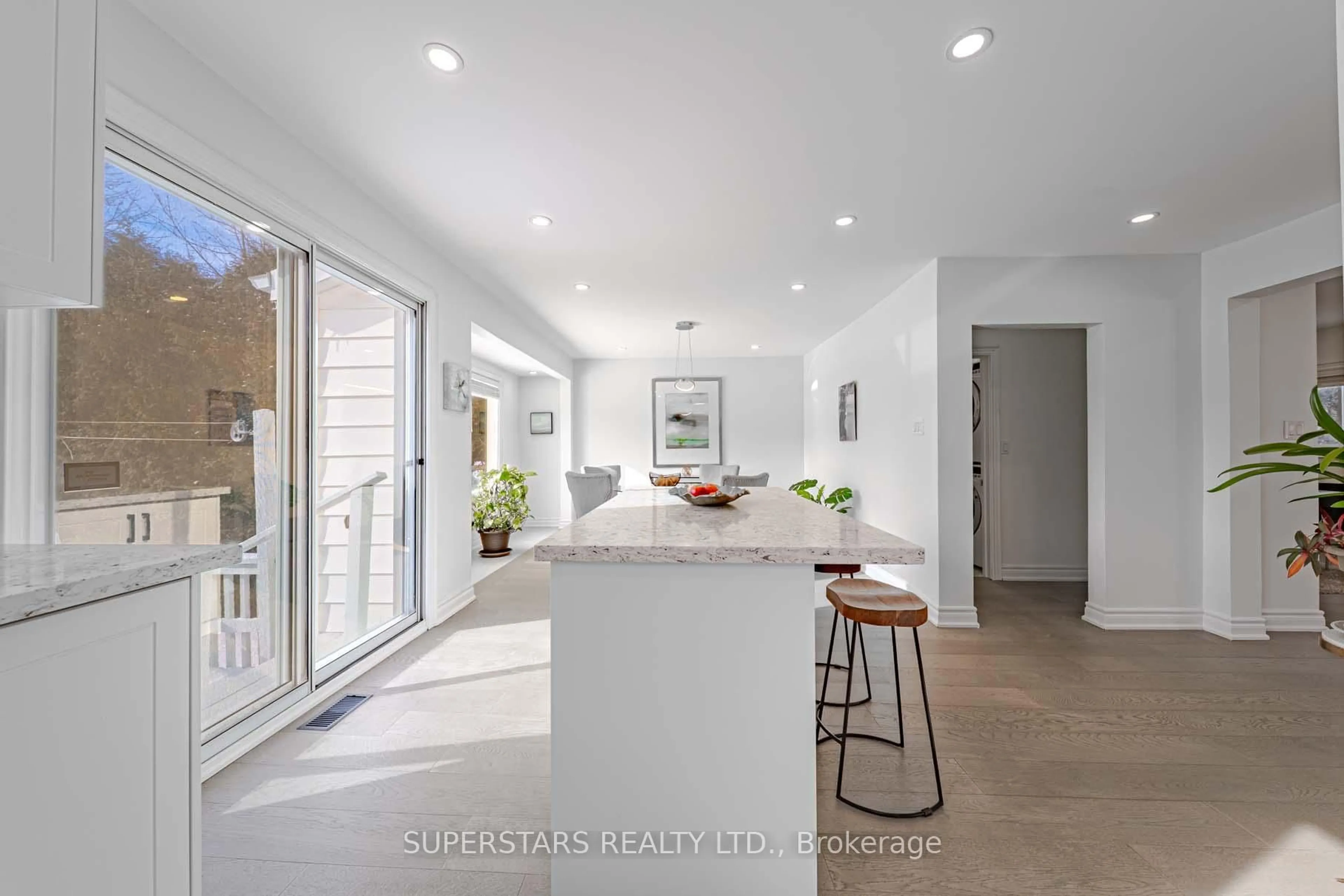 Contemporary kitchen, unknown for 117 Orchard View Blvd, Oshawa Ontario L1G 3N8