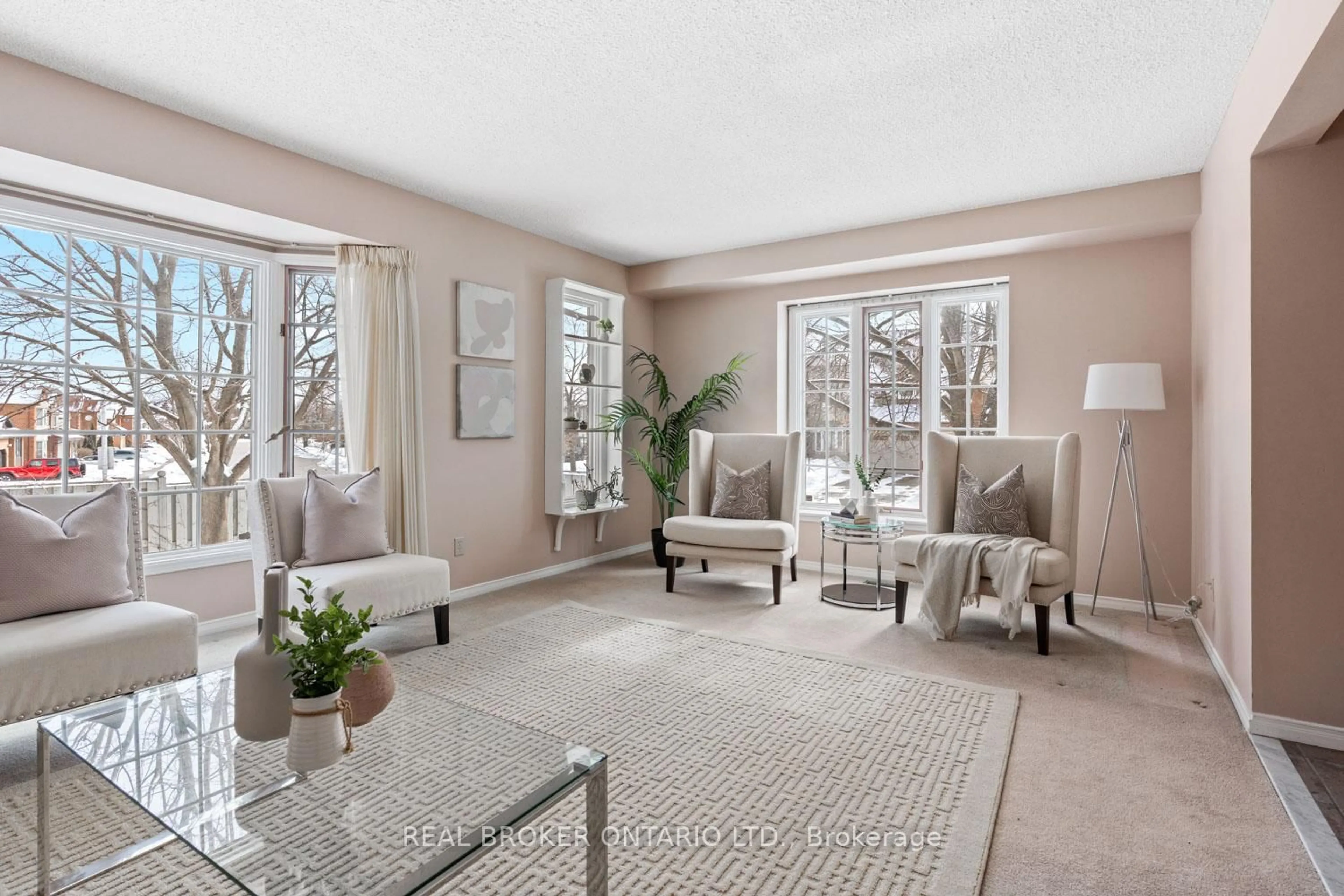 Living room with furniture, unknown for 1501 Silver Spruce Dr, Pickering Ontario L1V 5G9