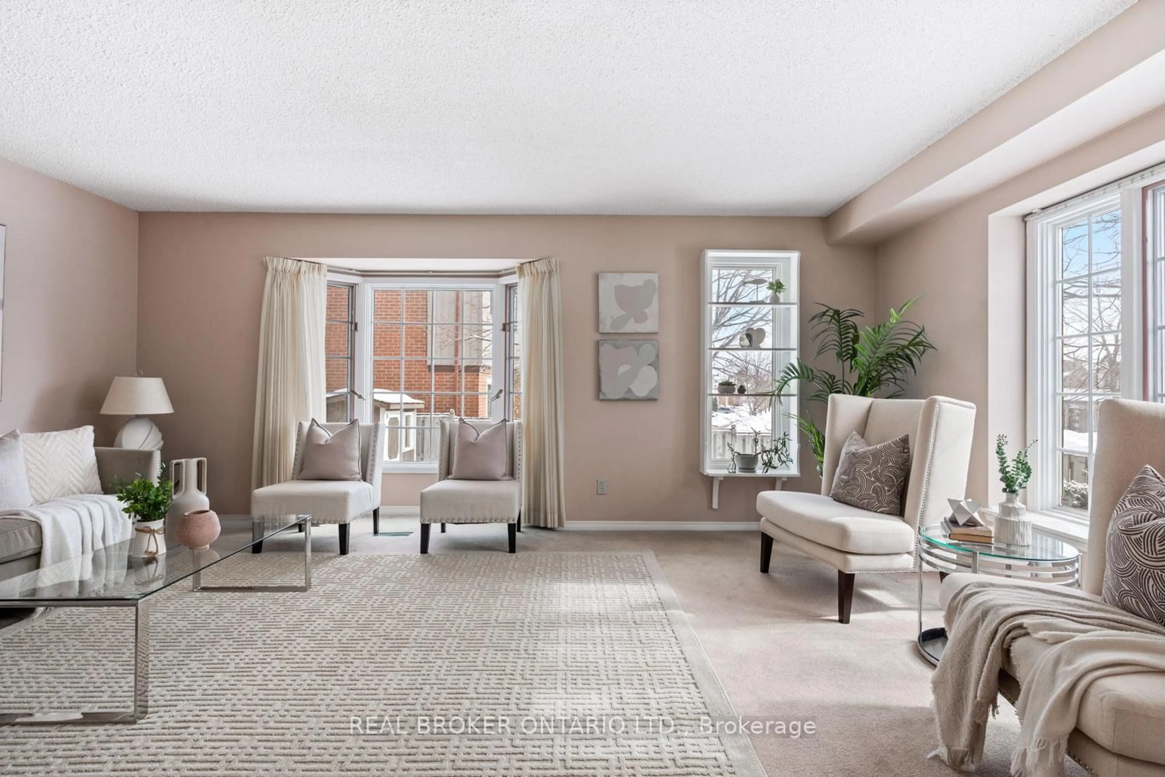 Living room with furniture, unknown for 1501 Silver Spruce Dr, Pickering Ontario L1V 5G9