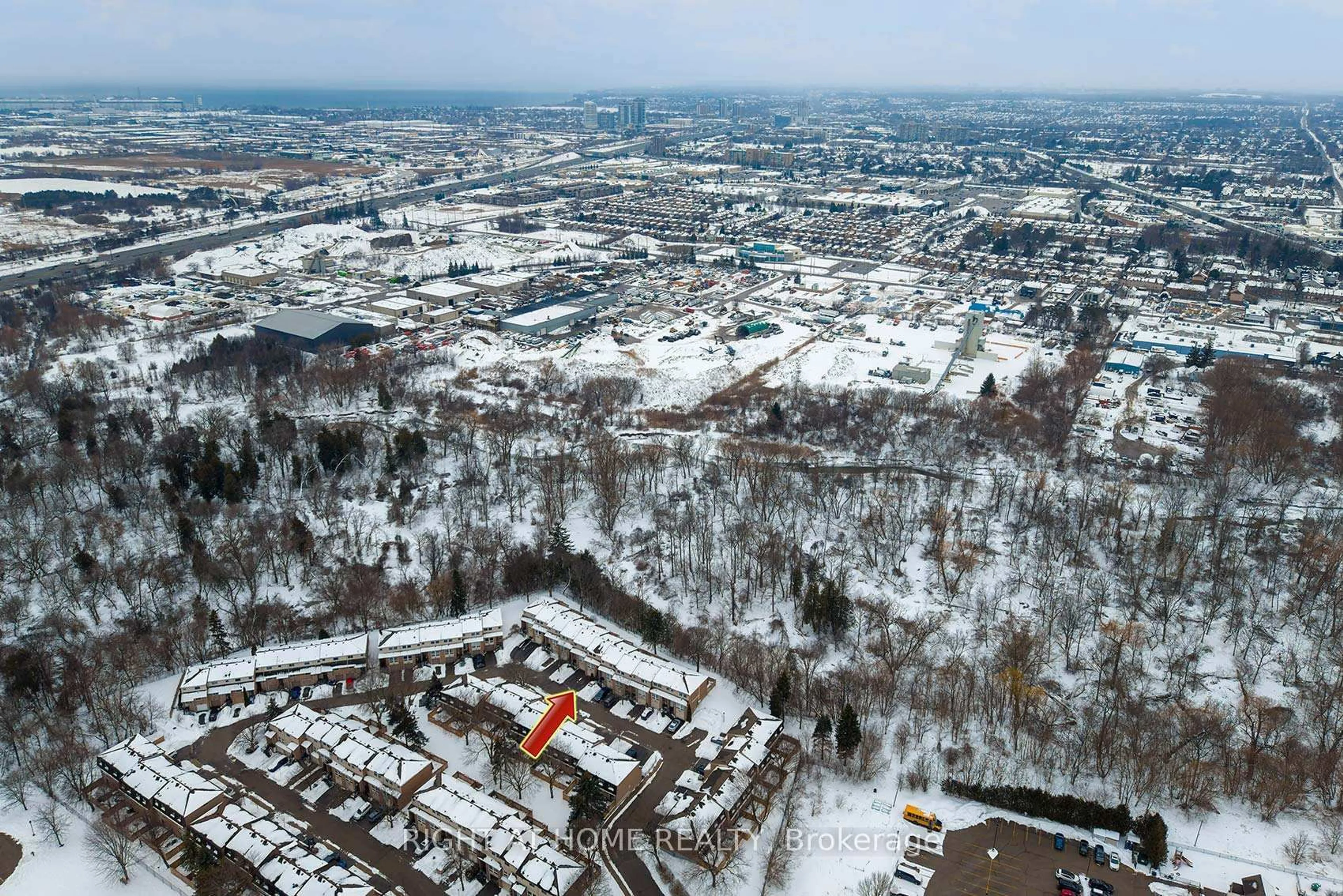 A pic from outside/outdoor area/front of a property/back of a property/a pic from drone, mountain view for 67 Willows Lane, Ajax Ontario L1S 6E7