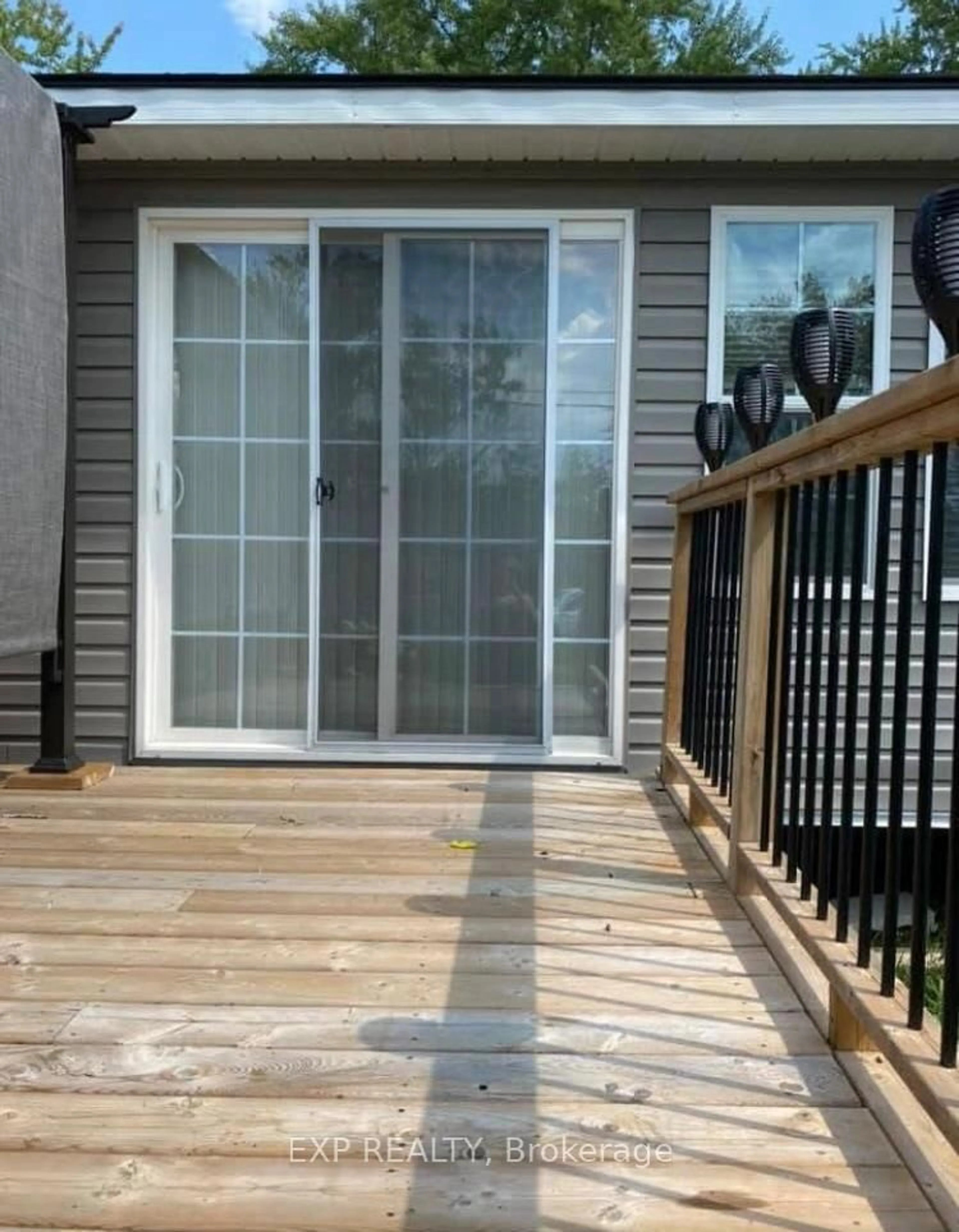Patio, street for 225 Platten Blvd ##155, Scugog Ontario L9L 1B4