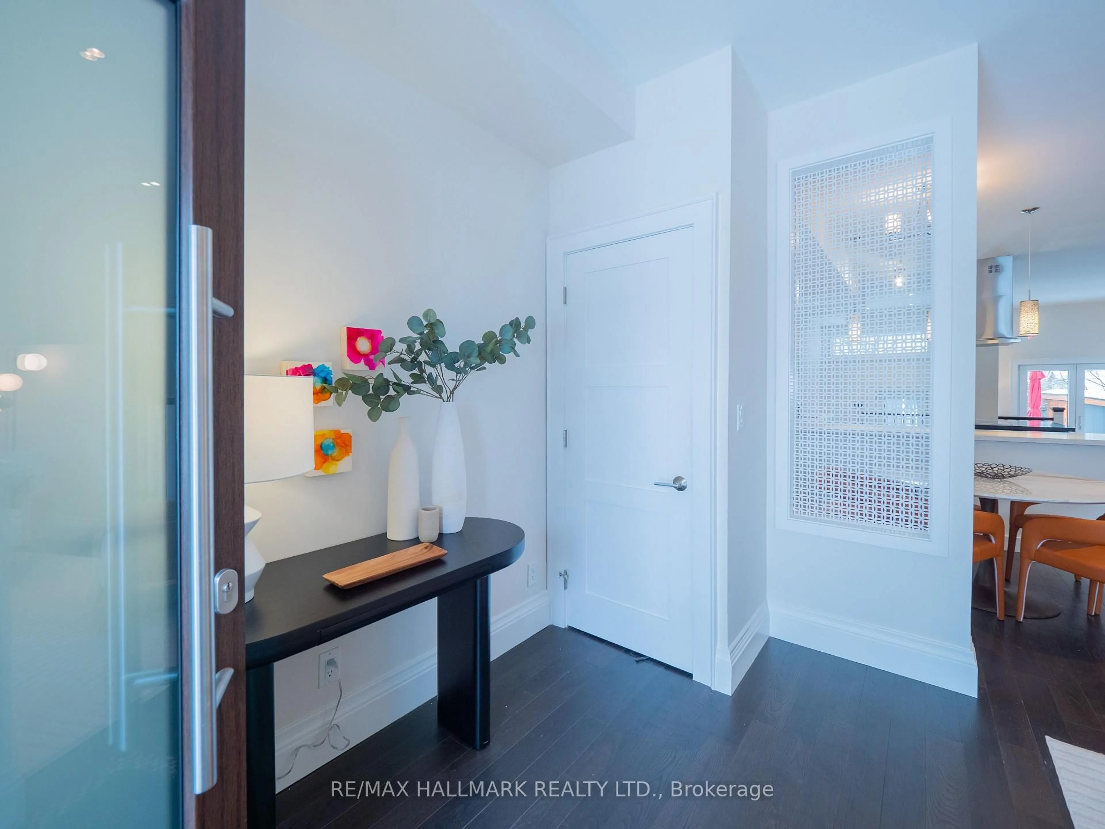 Indoor entryway for 218 Westlake Ave, Toronto Ontario M4C 4S9