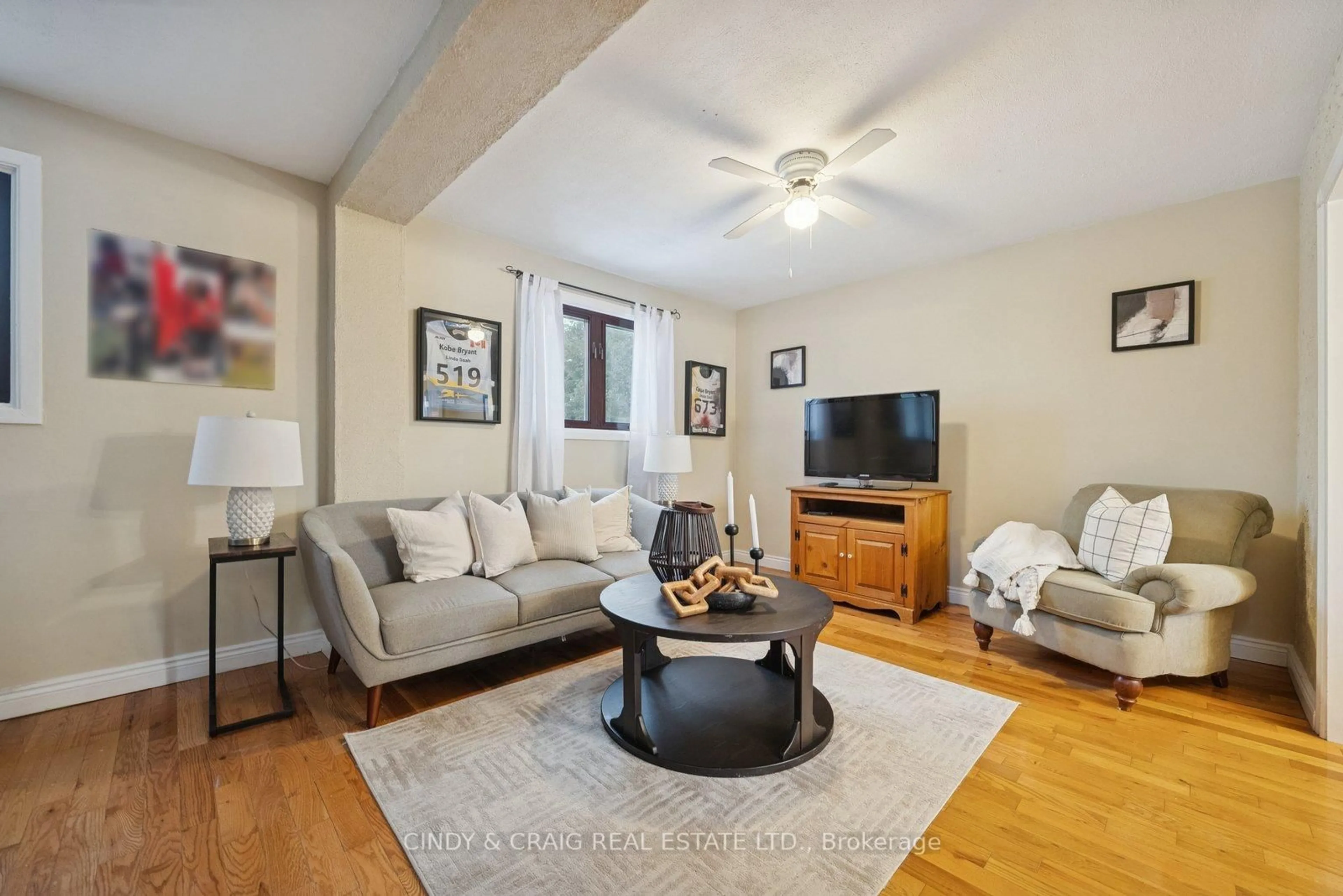 Living room with furniture, unknown for 39 Darlington Blvd, Clarington Ontario L1E 2J8