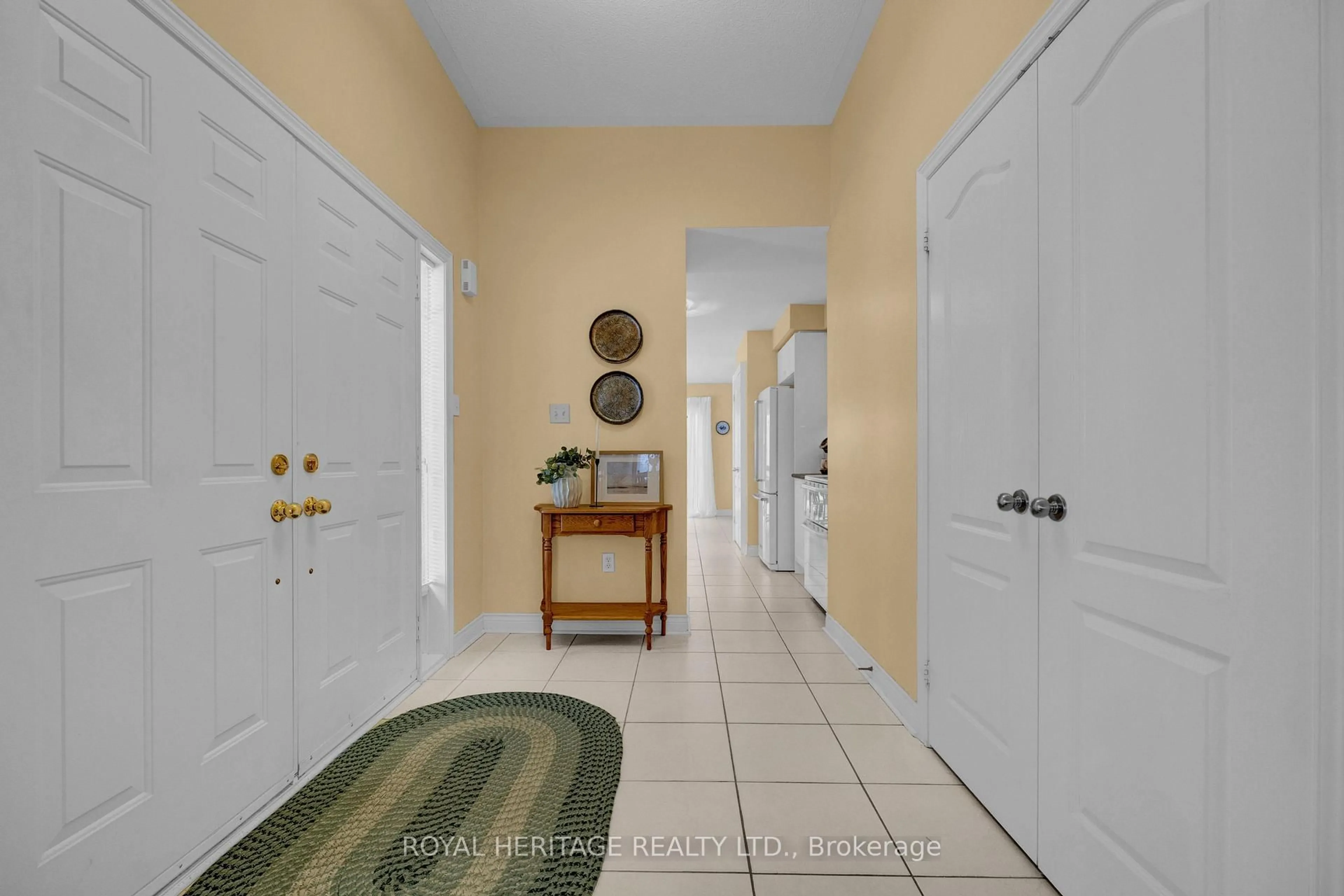 Indoor entryway for 86 Root Cres, Ajax Ontario L1T 4L6