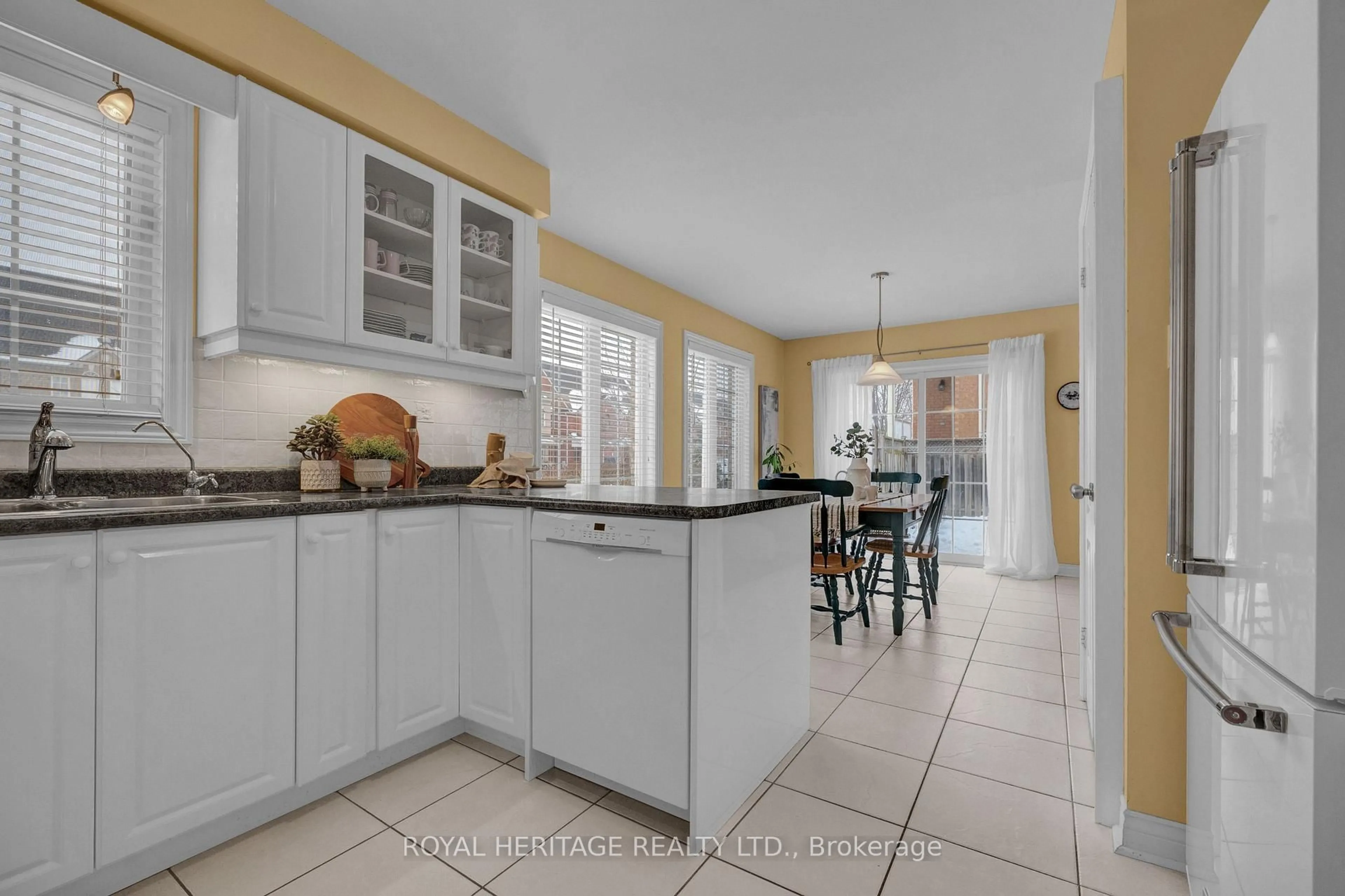 Open concept kitchen, ceramic/tile floor for 86 Root Cres, Ajax Ontario L1T 4L6