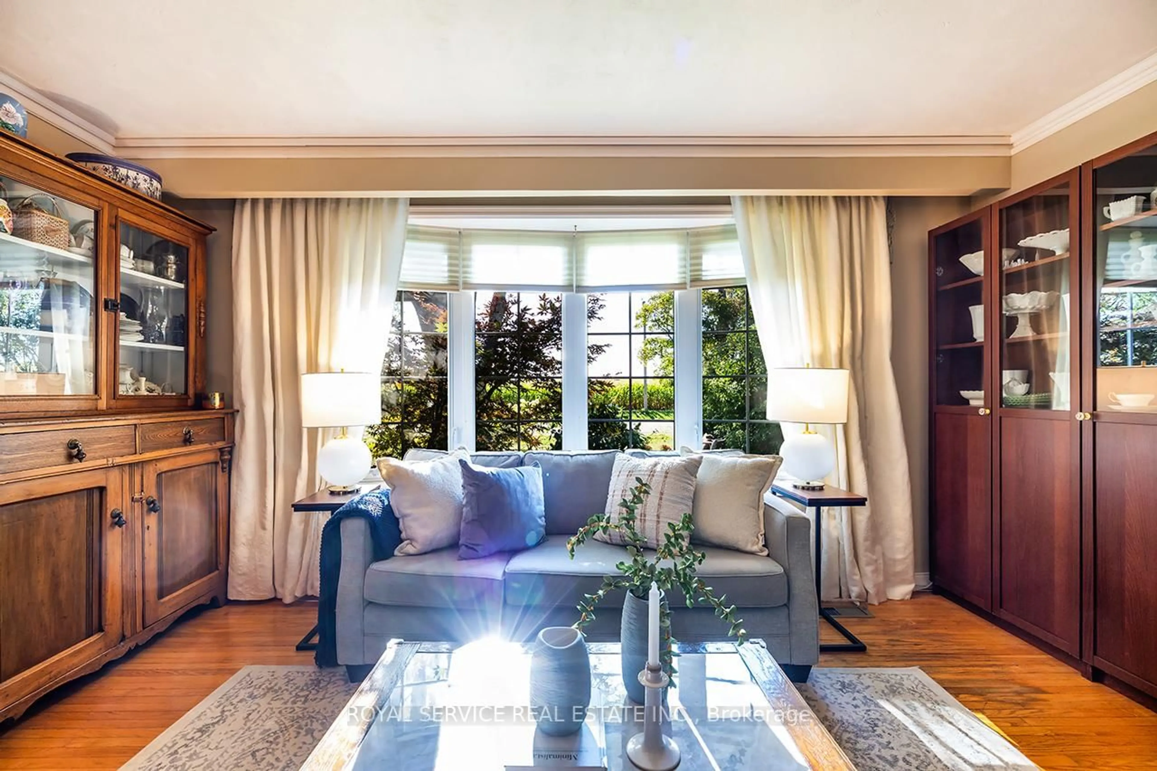 Living room with furniture, unknown for 5781 Ochonski Rd, Clarington Ontario L0B 1M0