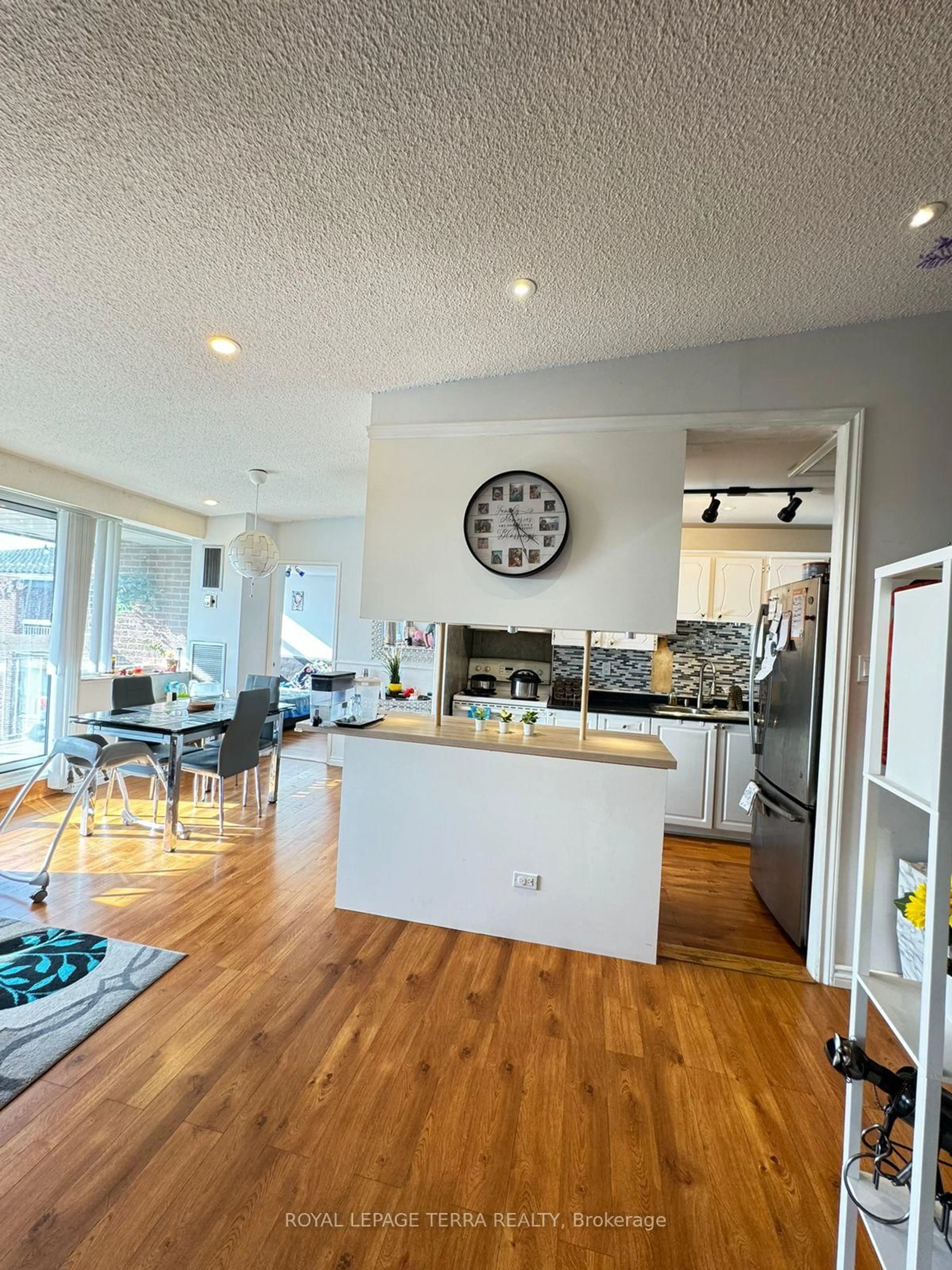 Open concept kitchen, unknown for 4064 Lawrence Ave #602, Toronto Ontario M1E 4V6