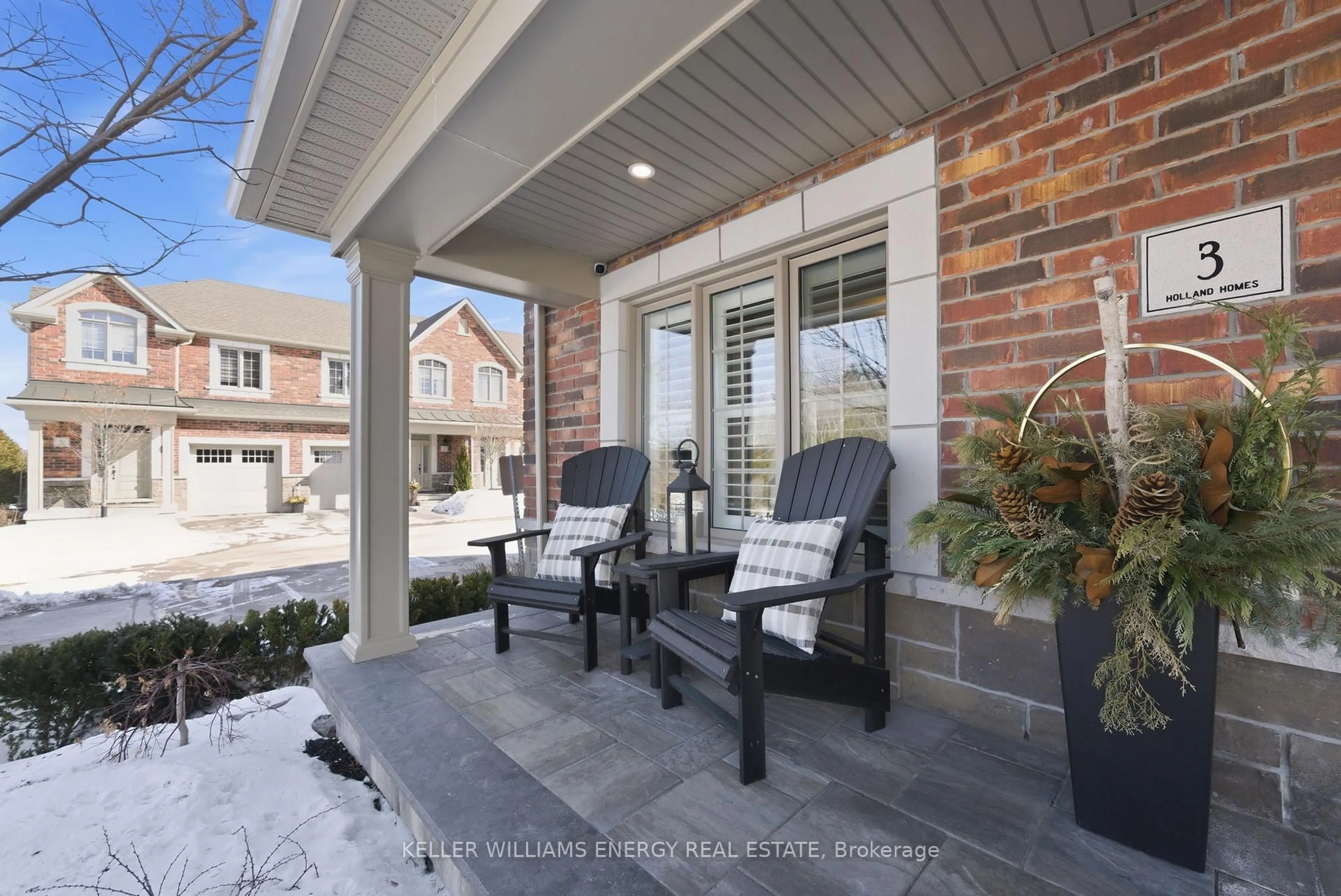 Patio, street for 35 Hanning Crt #3, Clarington Ontario L1C 4R3