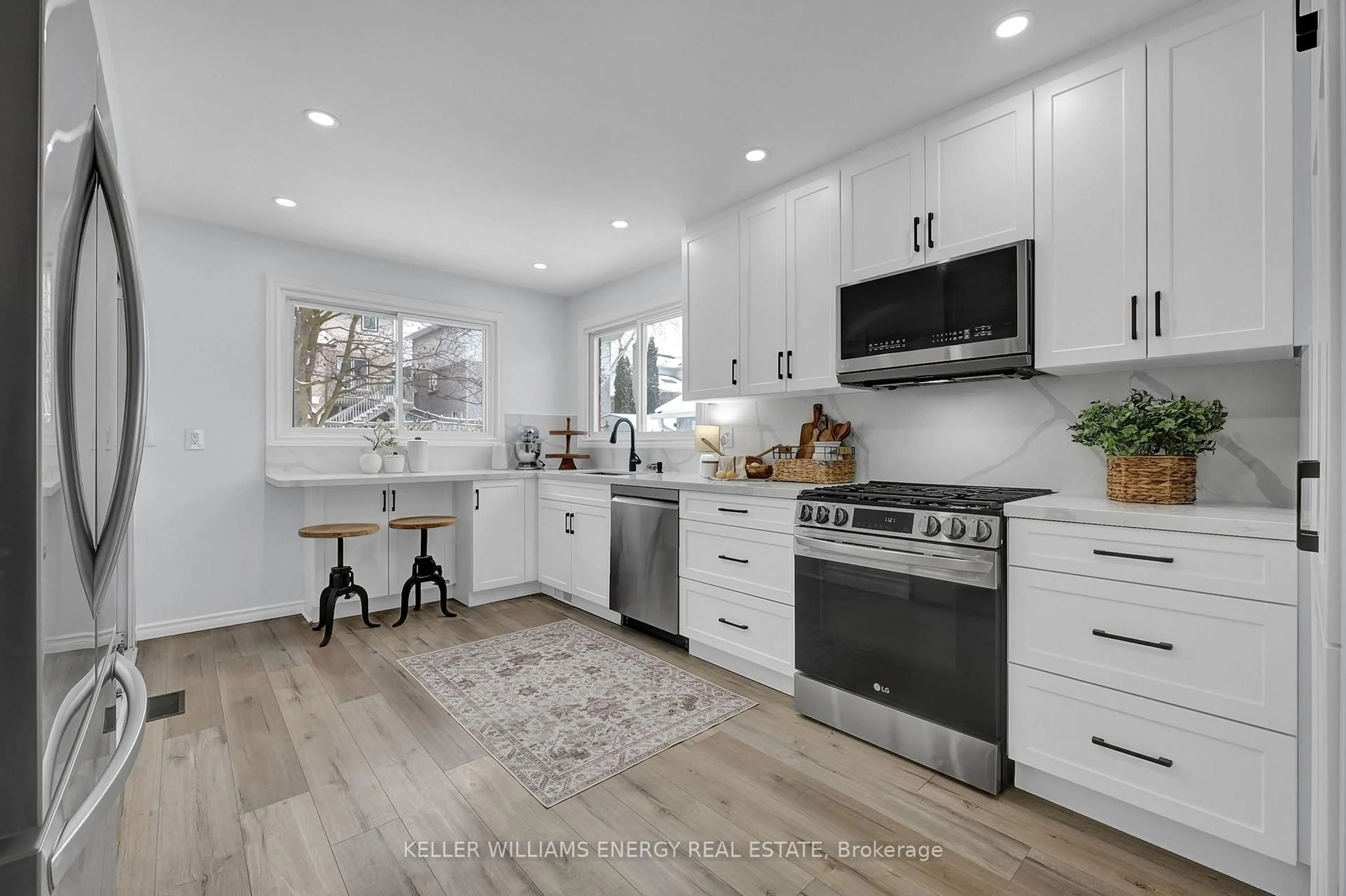 Open concept kitchen, unknown for 848 Copperfield Dr, Oshawa Ontario L1K 1P5