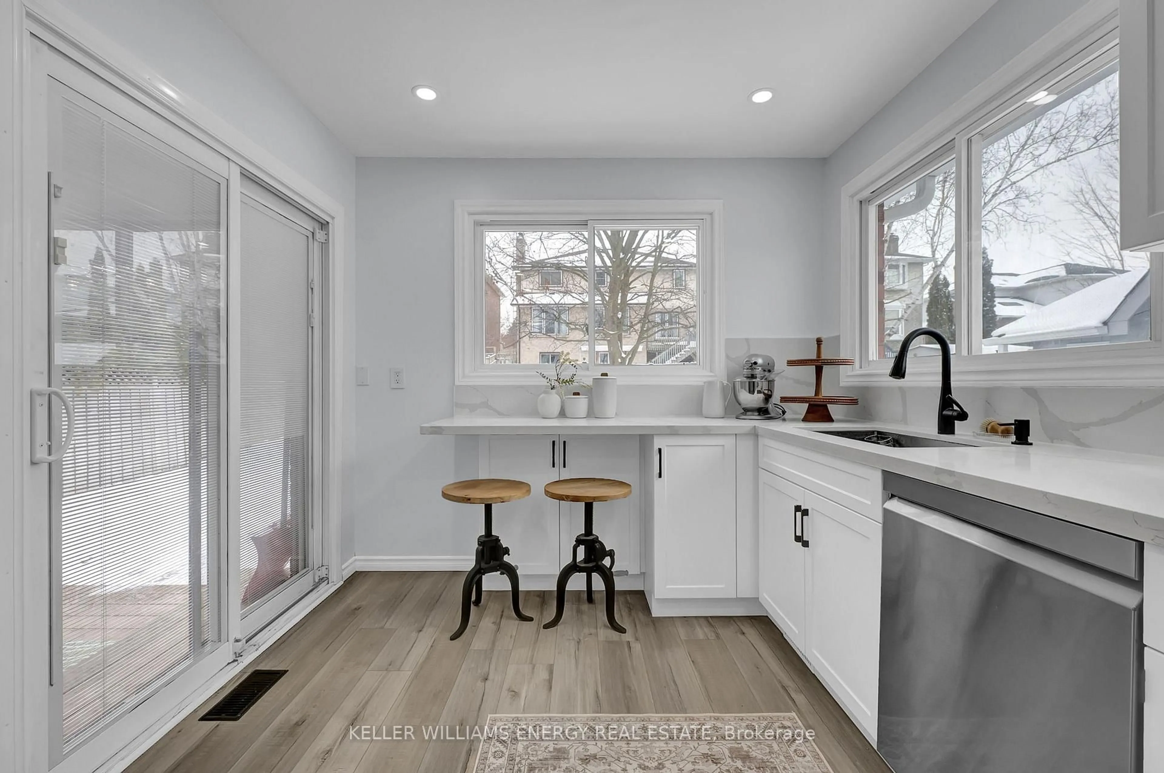 Open concept kitchen, unknown for 848 Copperfield Dr, Oshawa Ontario L1K 1P5