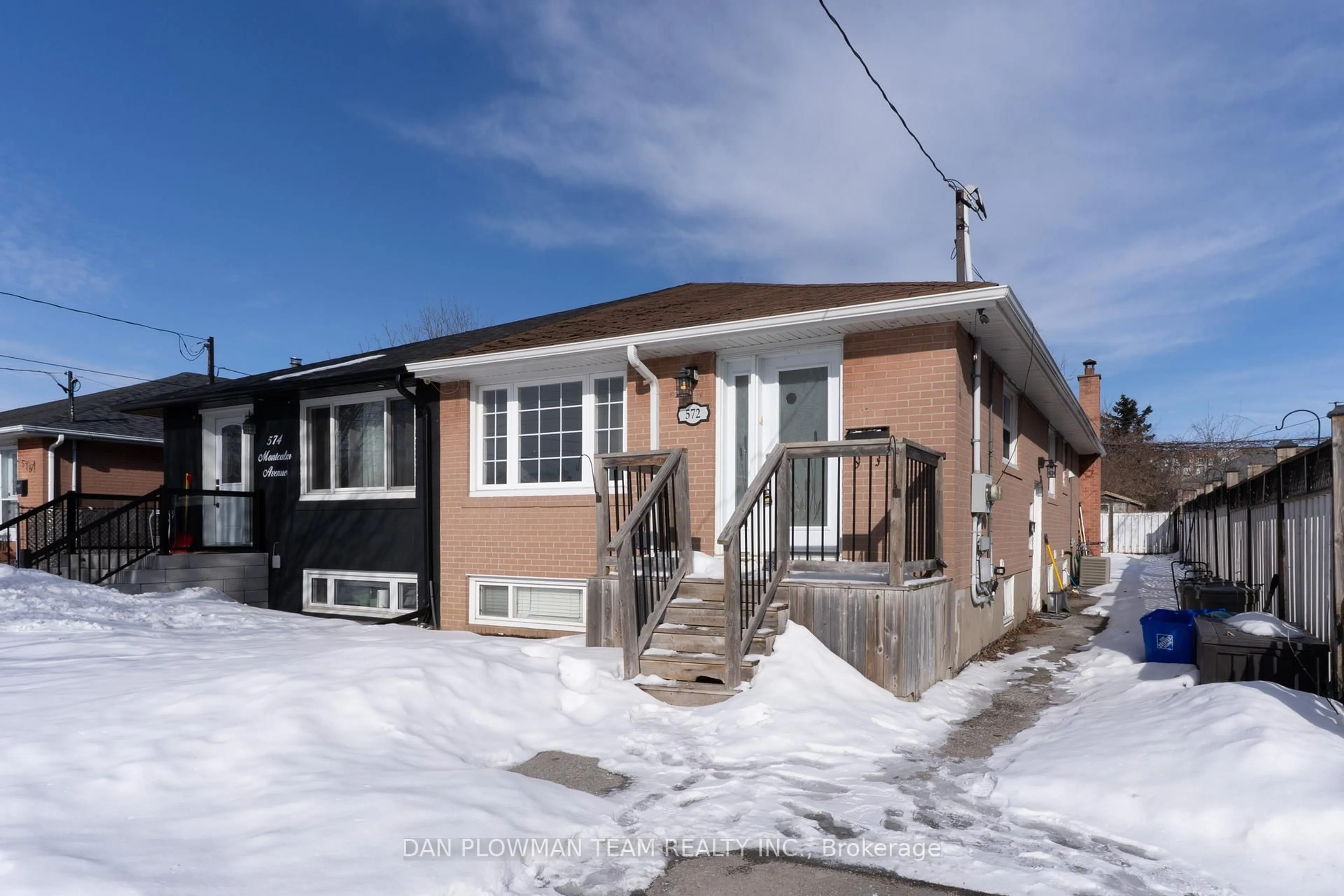 Unknown for 572 Montcalm Ave, Oshawa Ontario L1J 2H1
