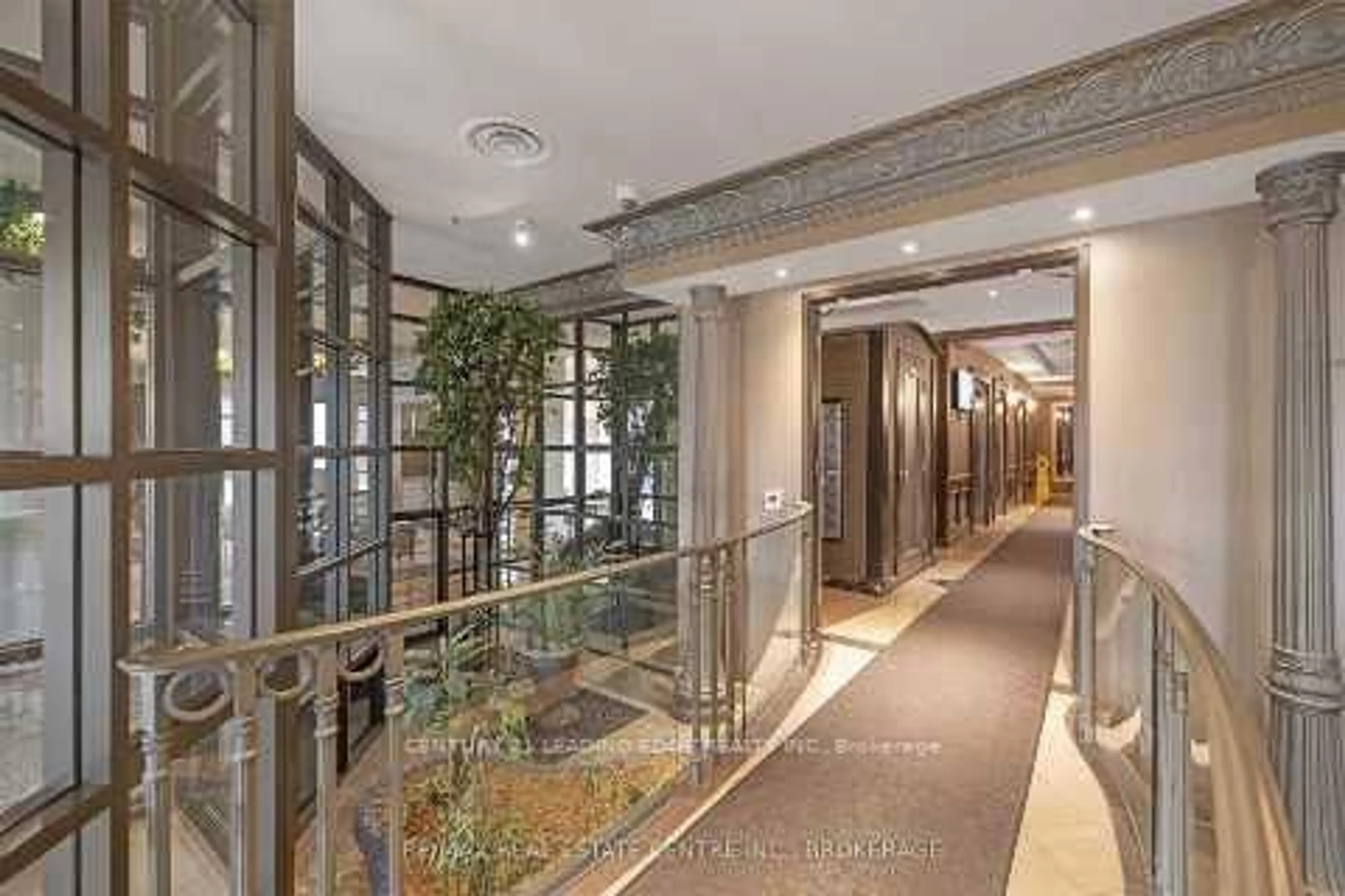 Indoor foyer for 115 Omni Dr #2902, Toronto Ontario M1P 5B4