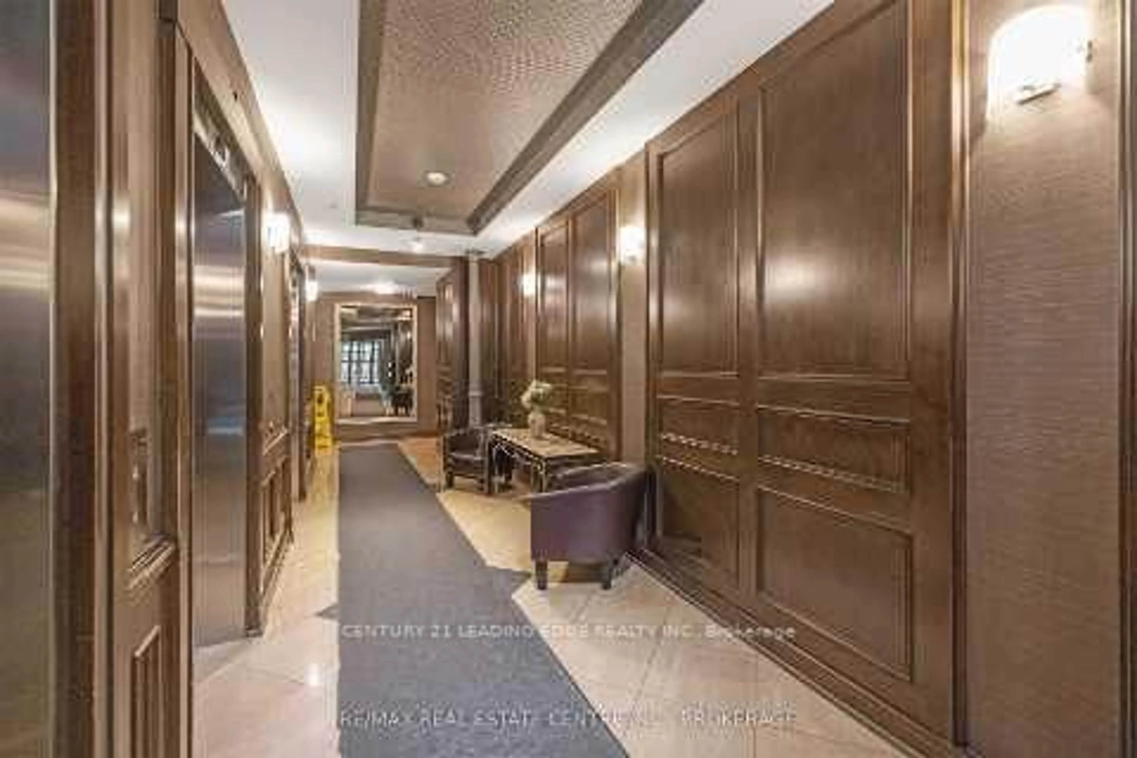 Indoor foyer for 115 Omni Dr #2902, Toronto Ontario M1P 5B4