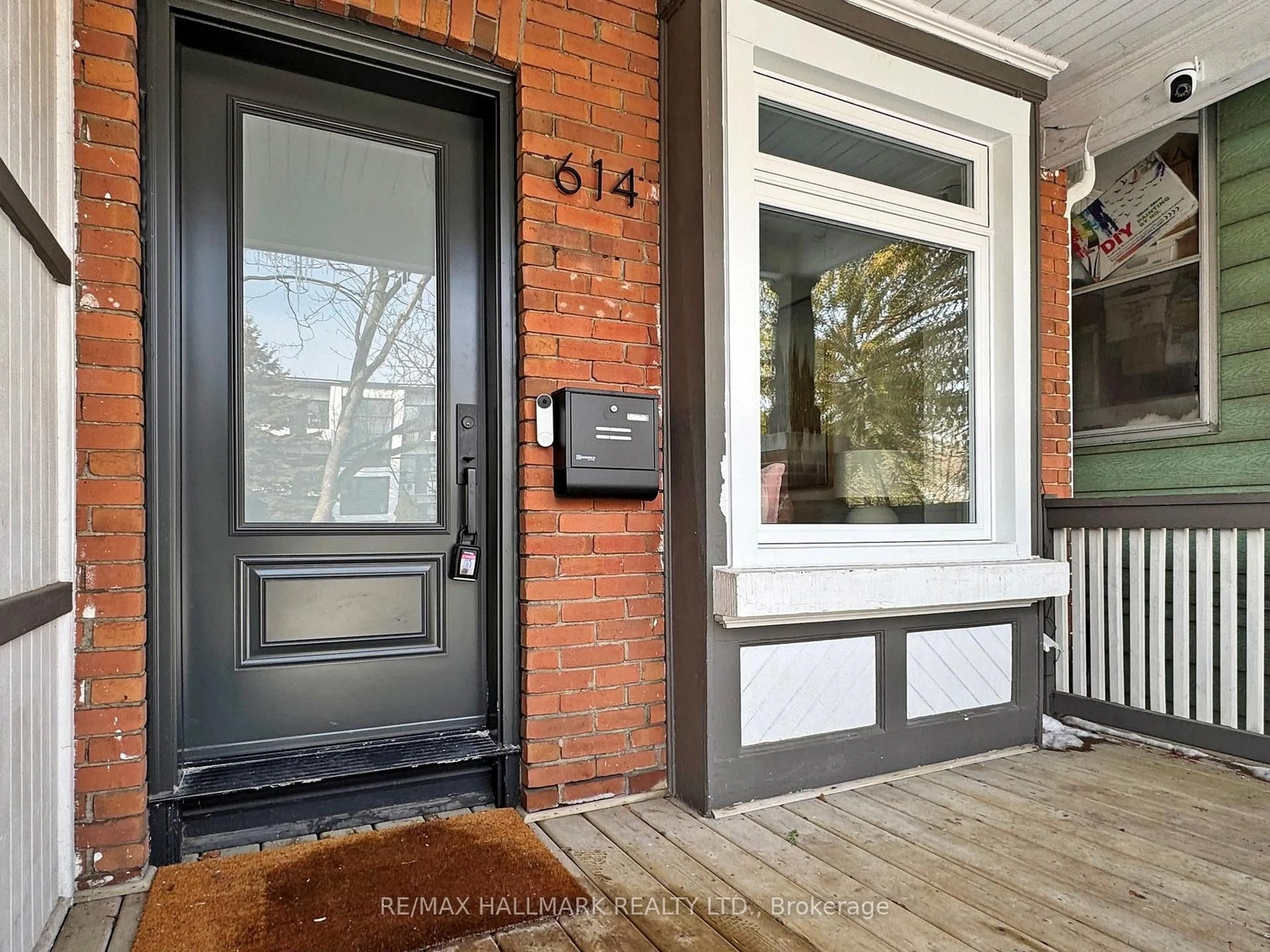 Indoor entryway for 614 Woodbine Ave, Toronto Ontario M4E 2J1