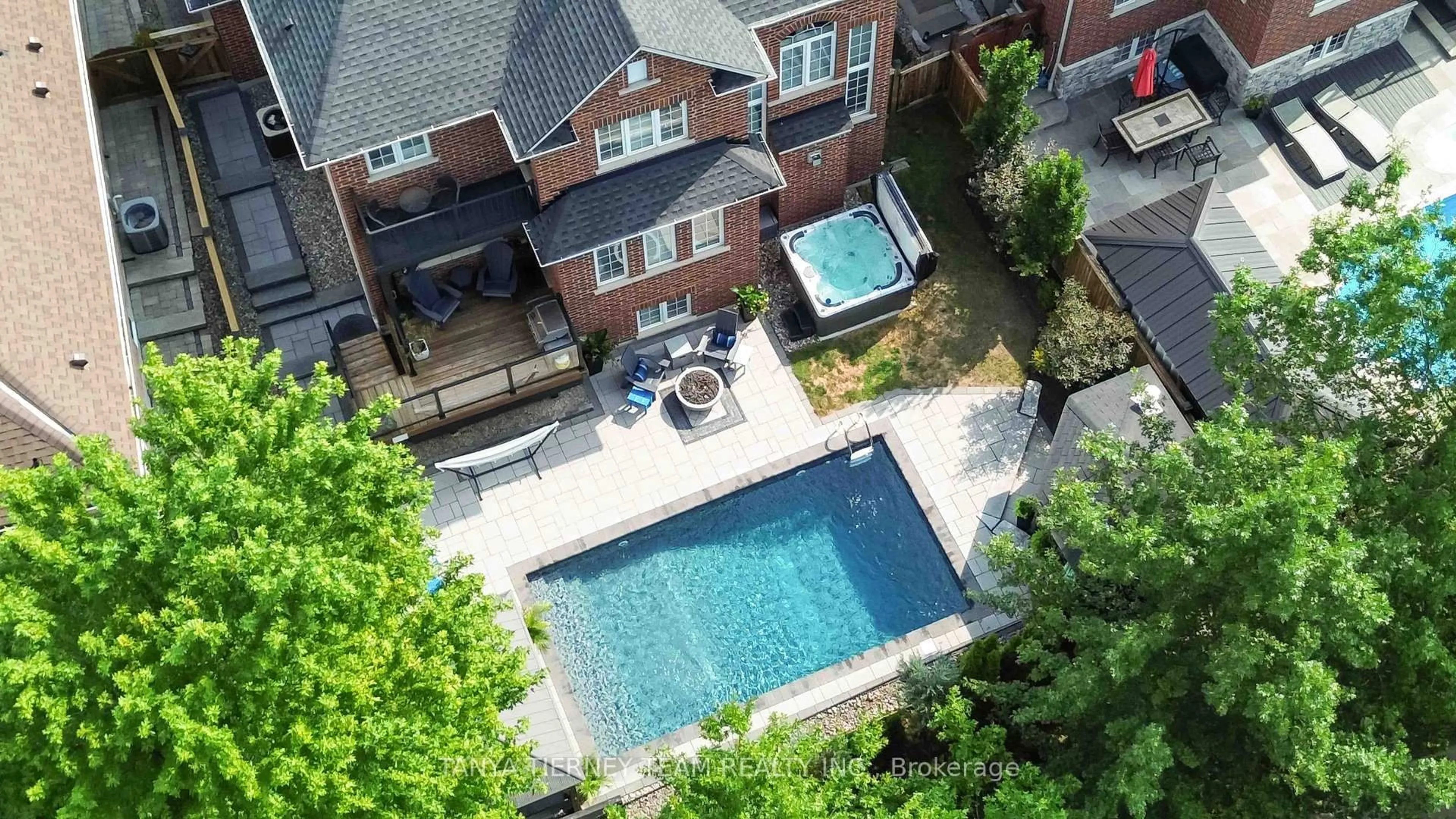 Pool for 12 Branthaven Crt, Whitby Ontario L1M 0B2