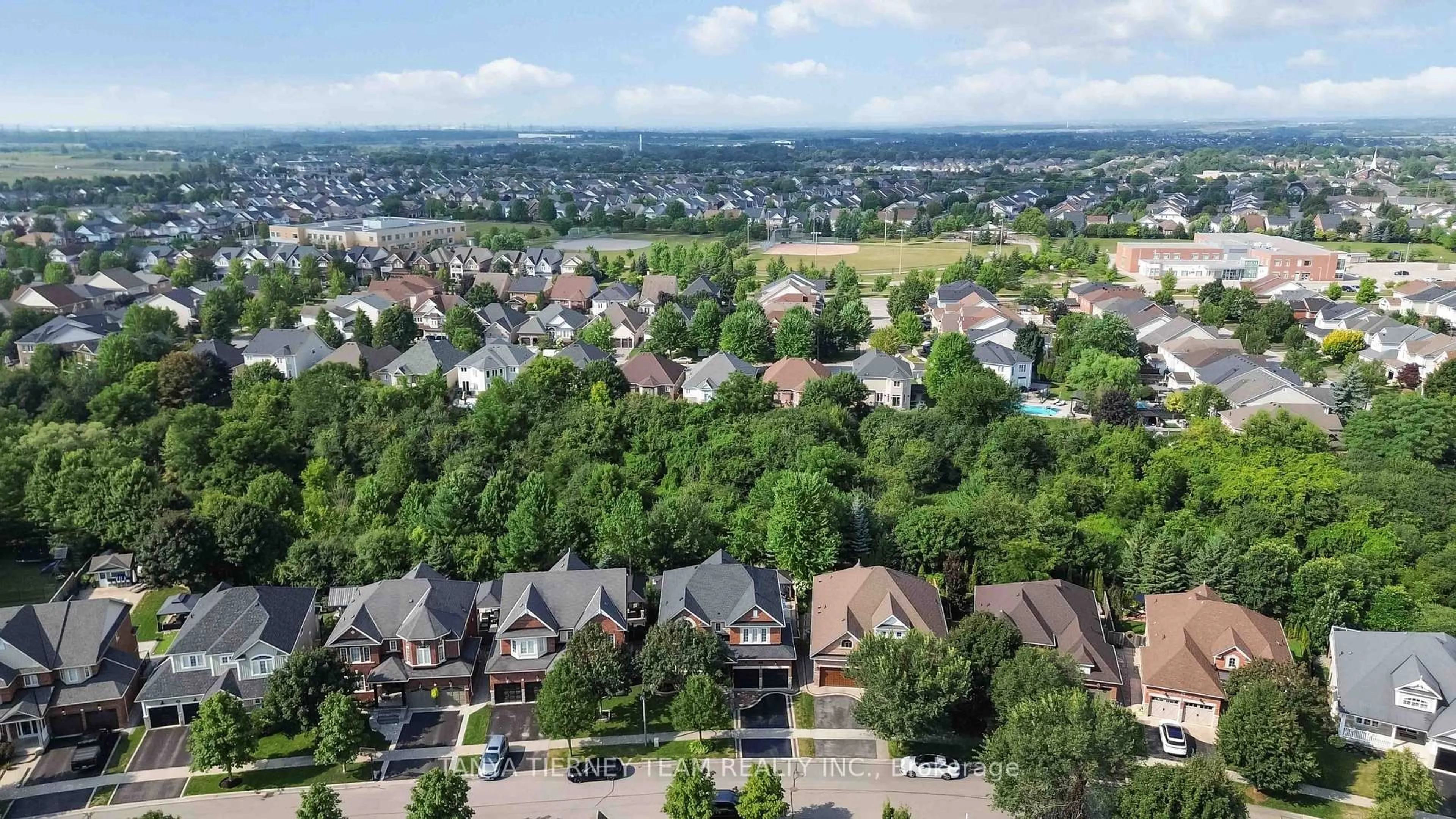 A pic from outside/outdoor area/front of a property/back of a property/a pic from drone, mountain view for 12 Branthaven Crt, Whitby Ontario L1M 0B2