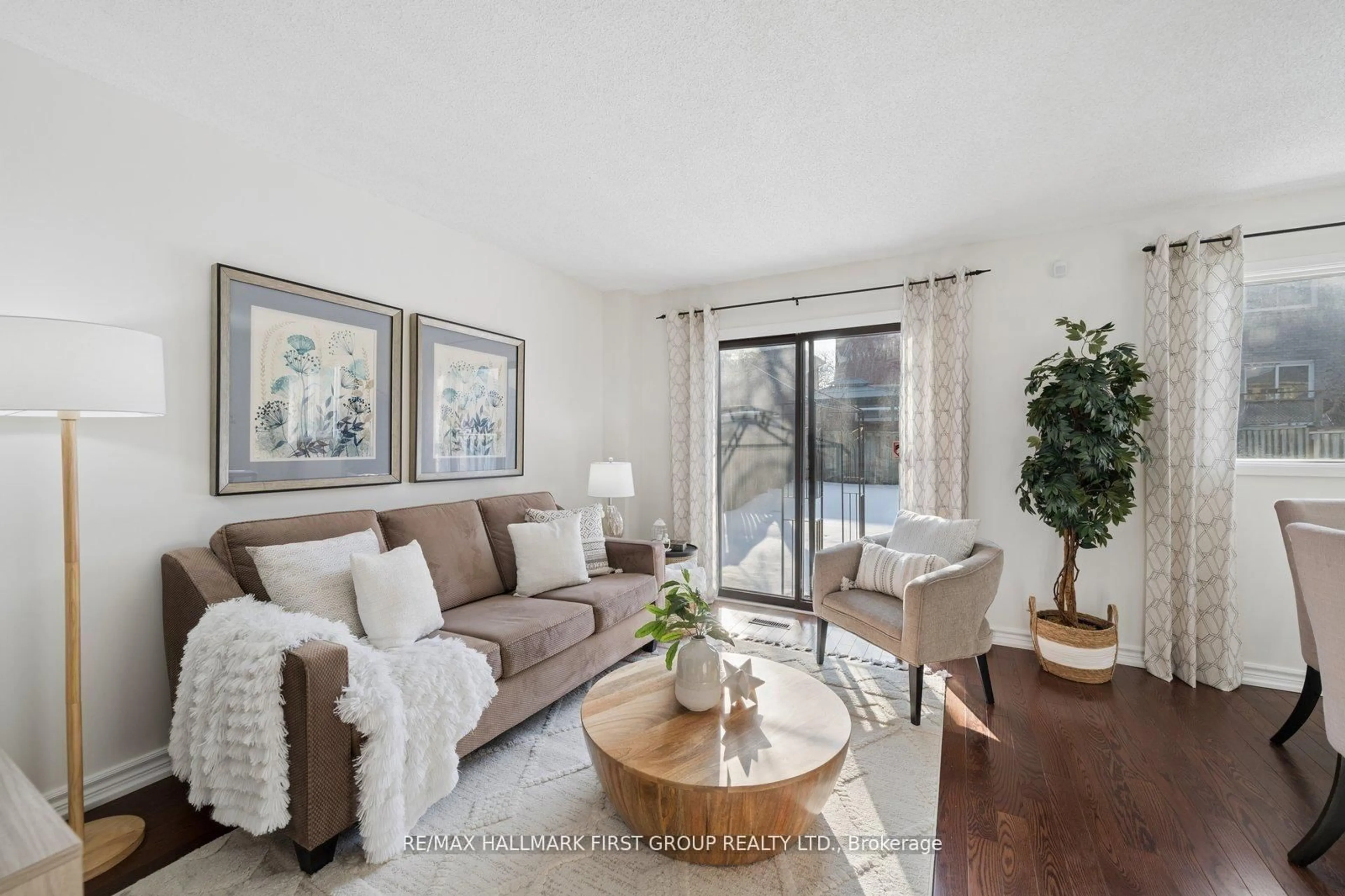 Living room with furniture, unknown for 154 Radford Dr, Ajax Ontario L1T 2C9