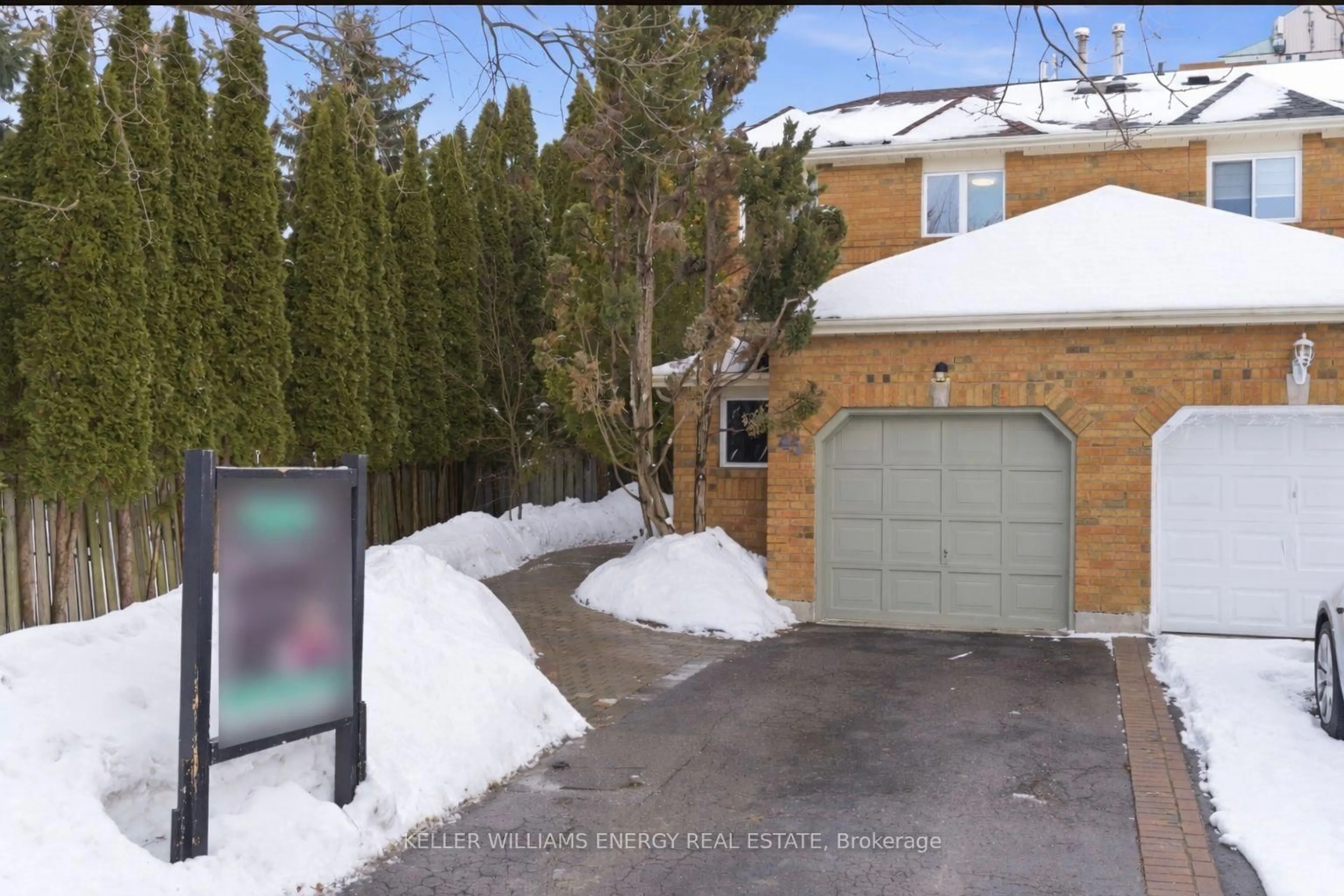 Unknown for 45 Davies Cres, Whitby Ontario L1N 8X4