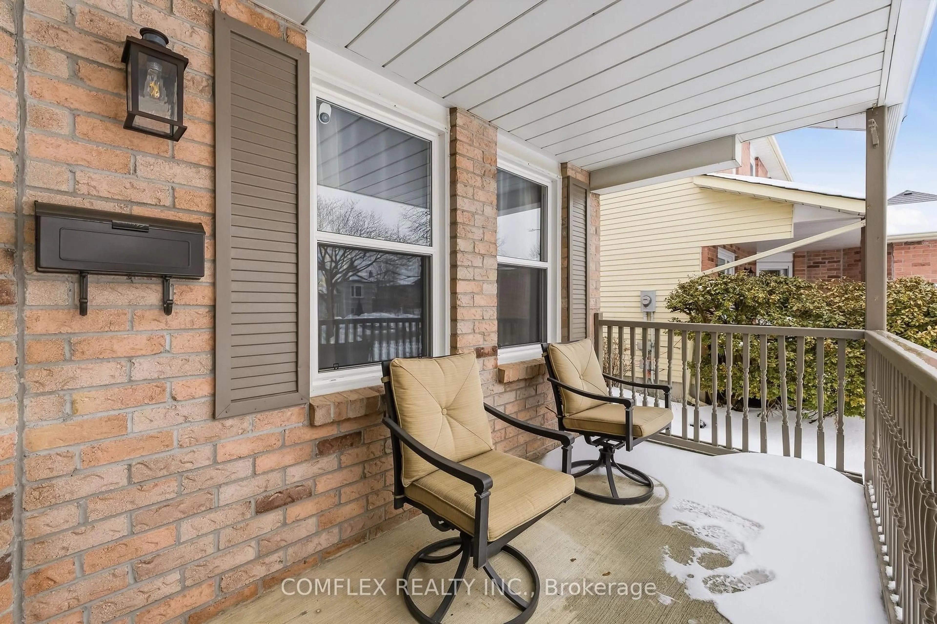 Patio, street for 10 Firwood Ave, Clarington Ontario L1E 1P6