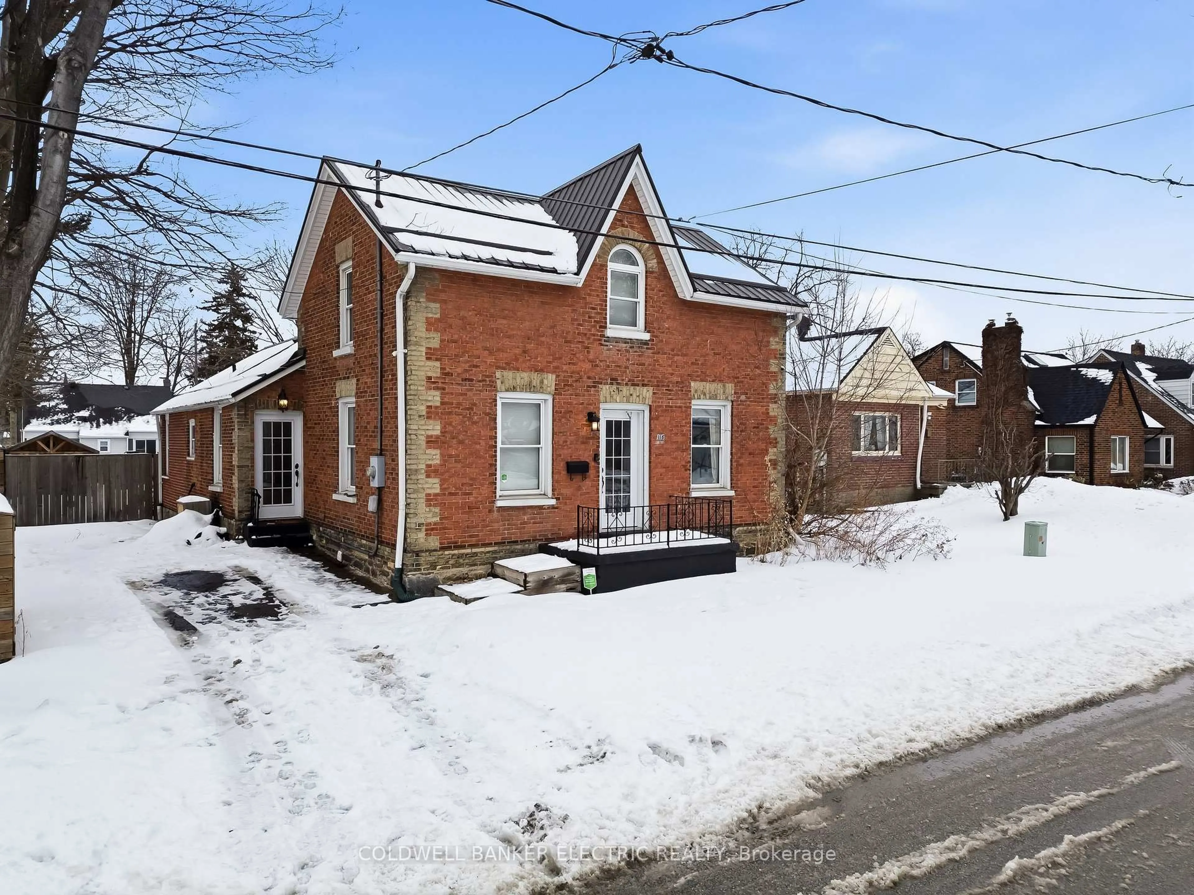 Home with brick exterior material, street for 118 Cedar St, Whitby Ontario L1N 2P1