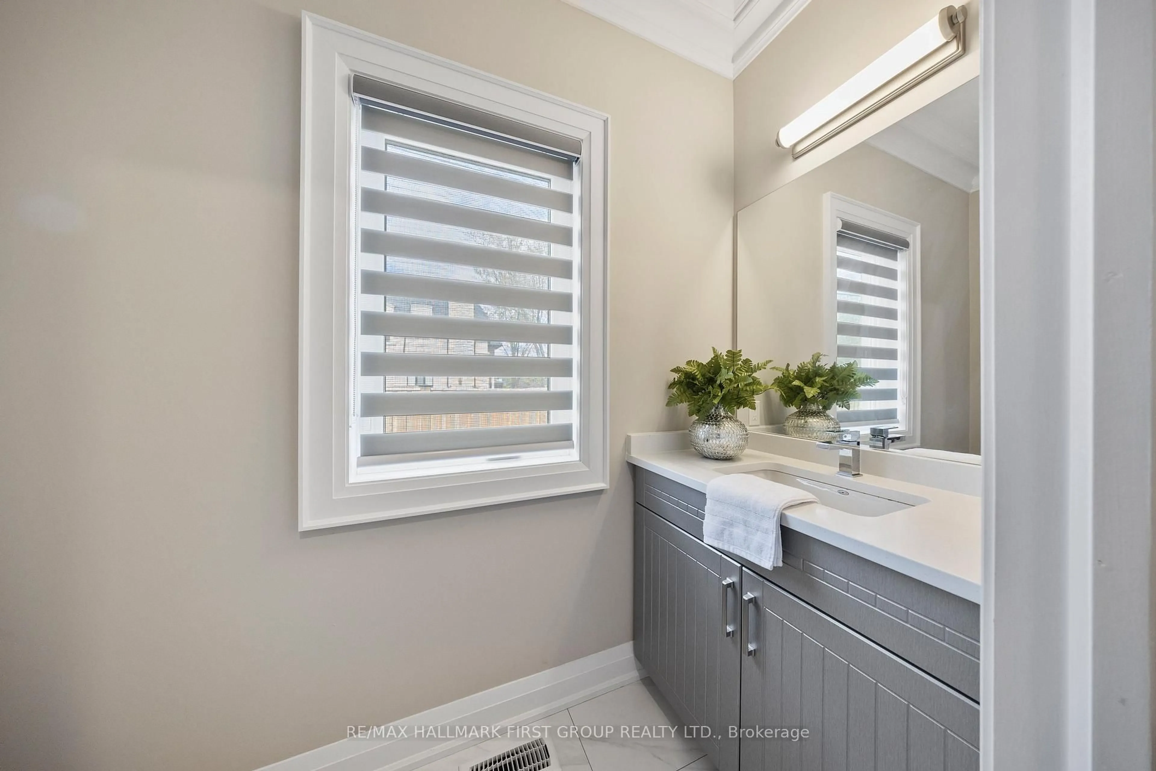 Contemporary bathroom, ceramic/tile floor for 732 Hillview Cres, Pickering Ontario L1W 2R8