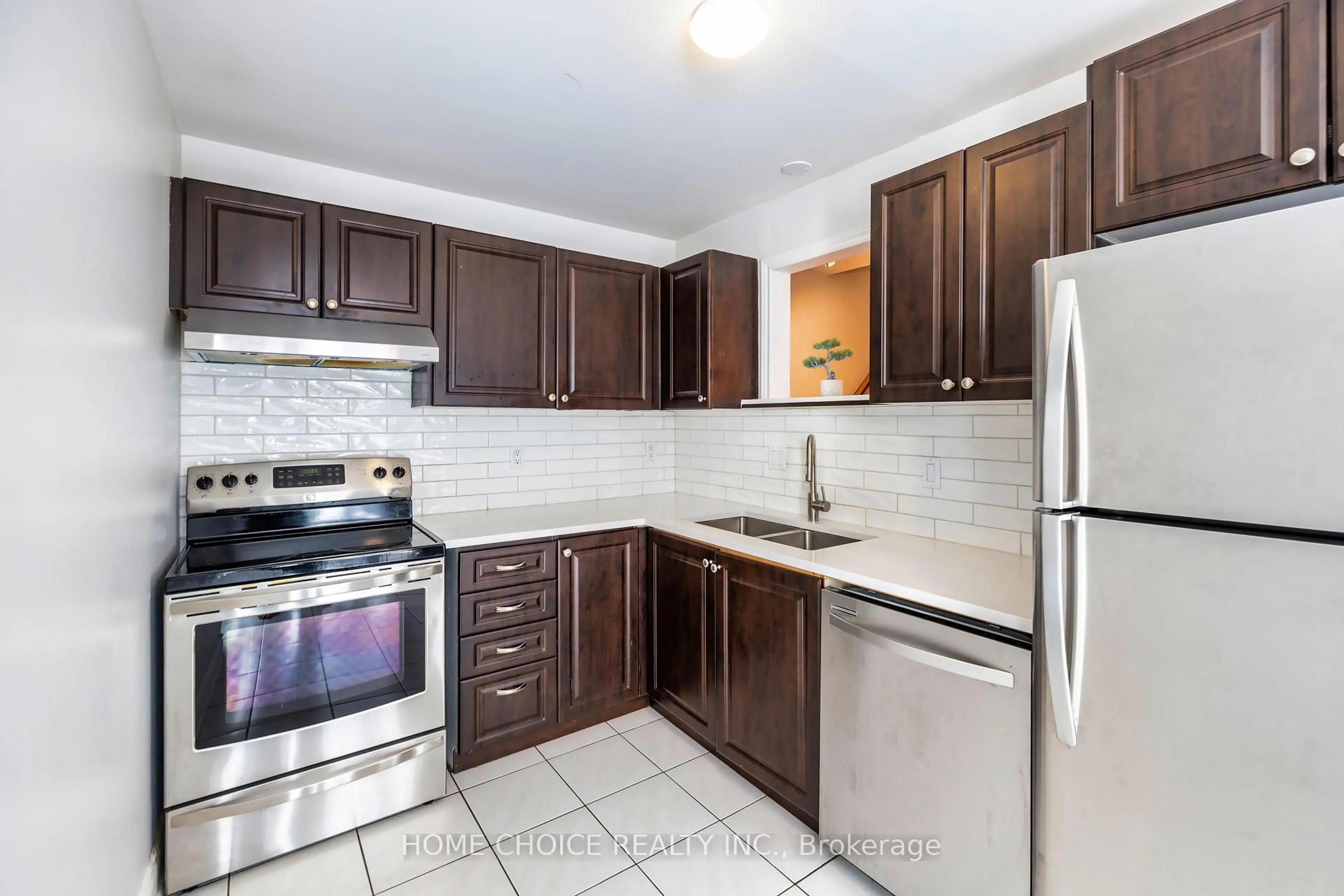 Standard kitchen, ceramic/tile floor for 1133 Ritson Rd #131, Oshawa Ontario L1G 7T3