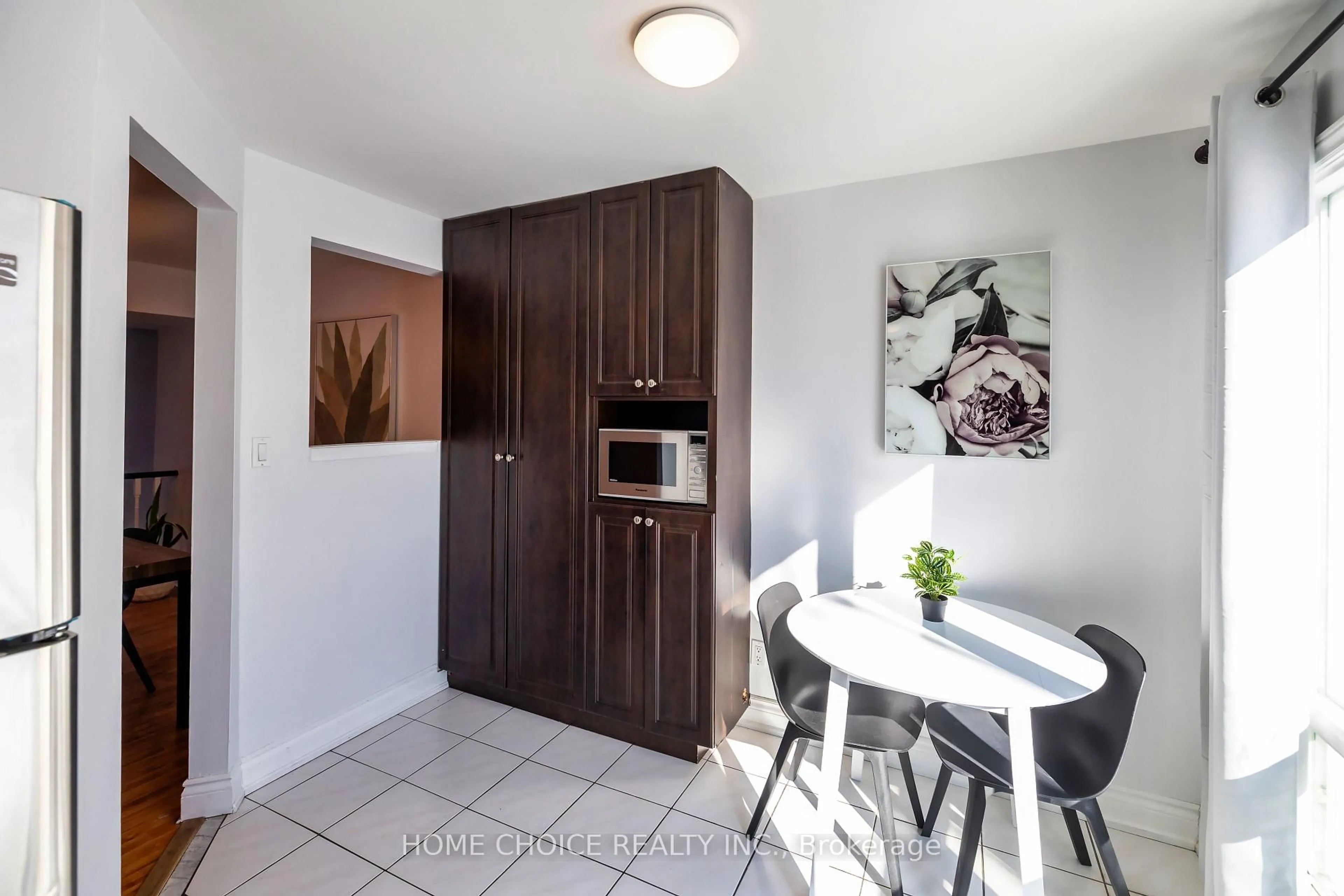 Standard kitchen, unknown for 1133 Ritson Rd #131, Oshawa Ontario L1G 7T3