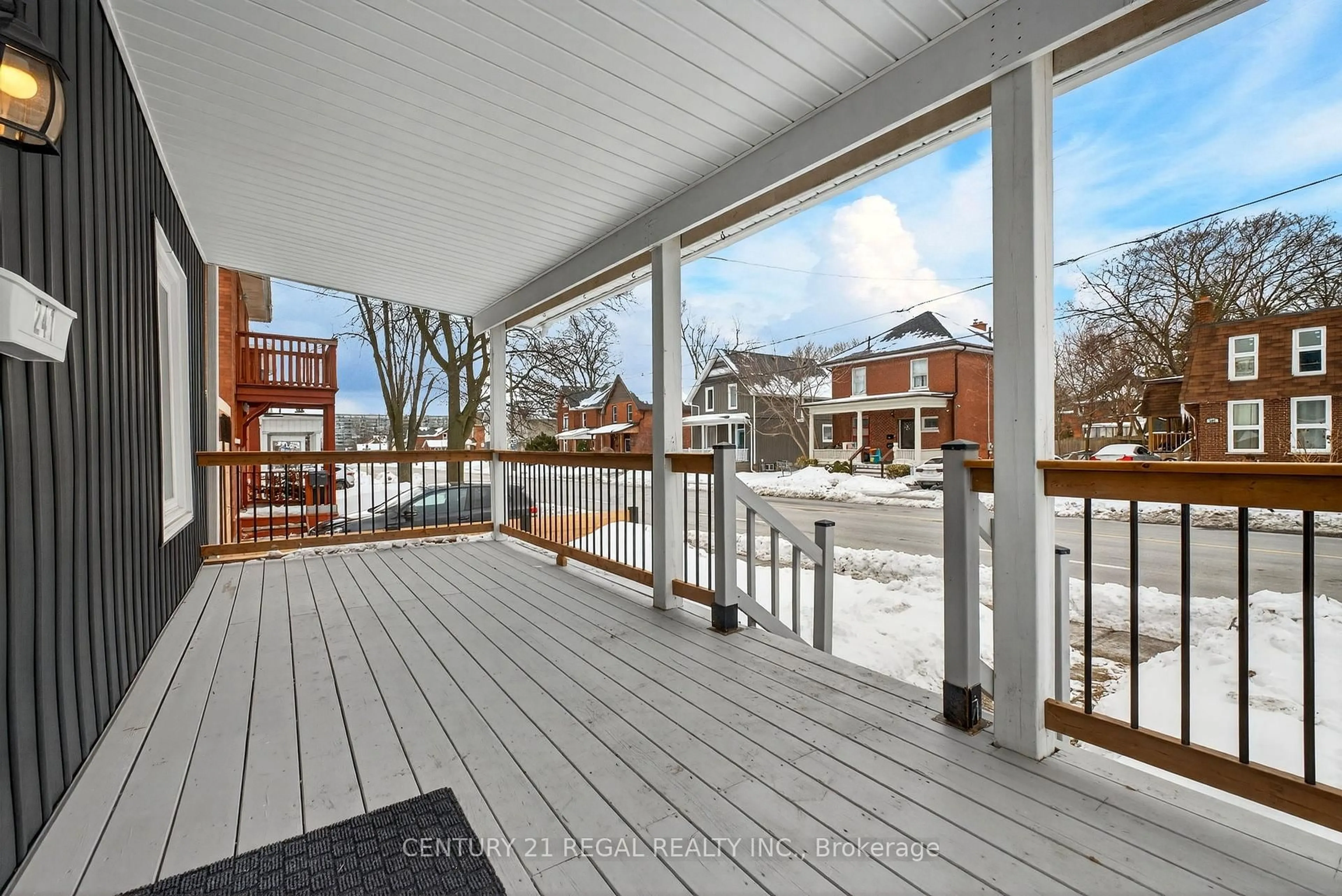 Patio, unknown for 241 Mary St, Oshawa Ontario L1G 5C5