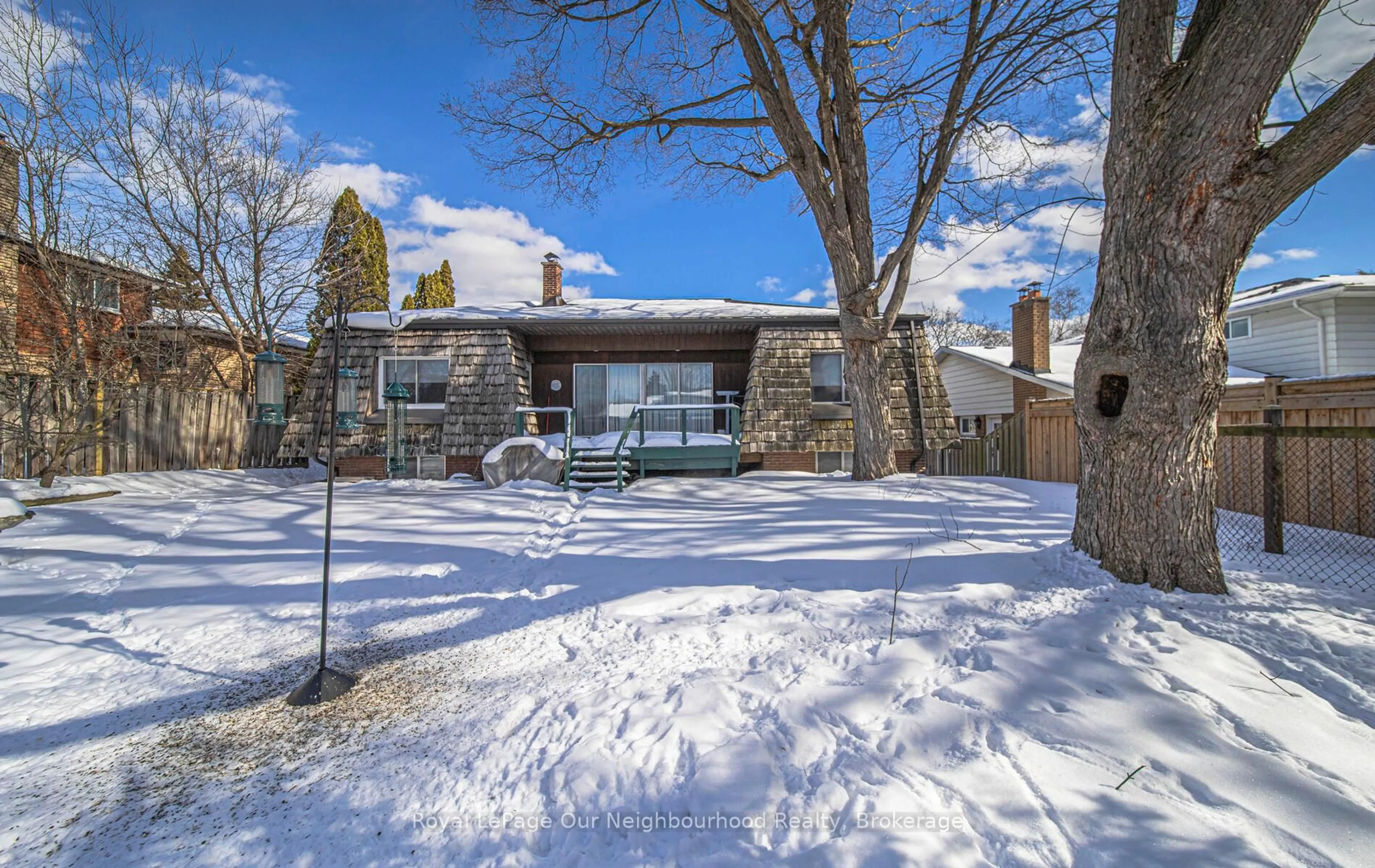 Patio, street for 81 Marica Ave, Oshawa Ontario L1G 3G9