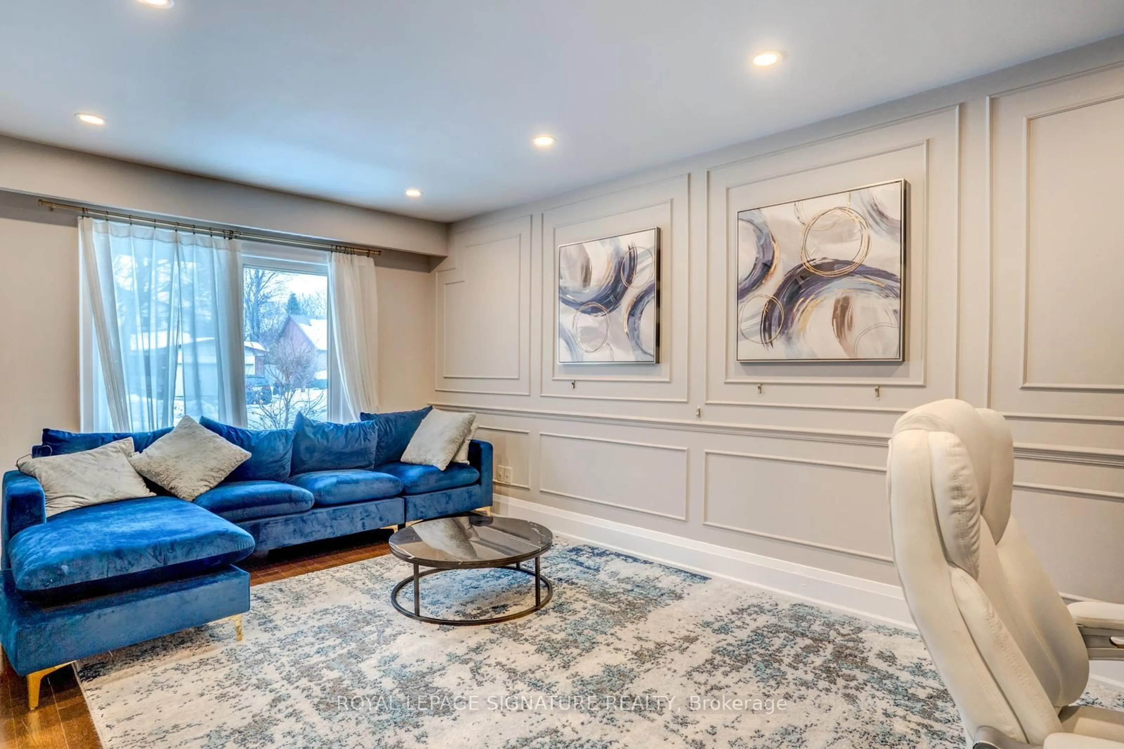 Living room with furniture, unknown for 216 Huntsmill Blvd, Toronto Ontario M1W 3E1