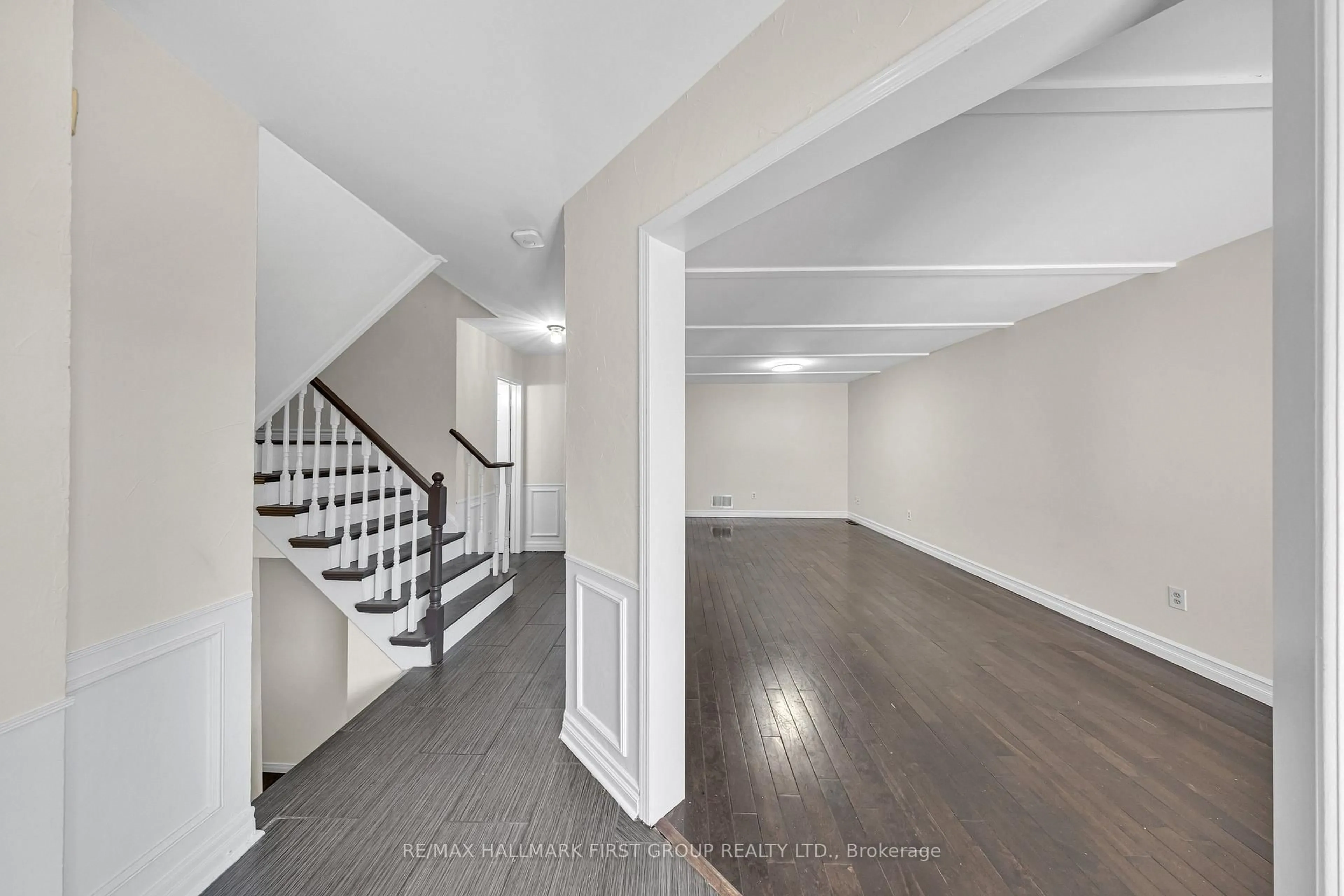 Unknown for 7 Steele Valley Crt, Whitby Ontario L1R 2M4