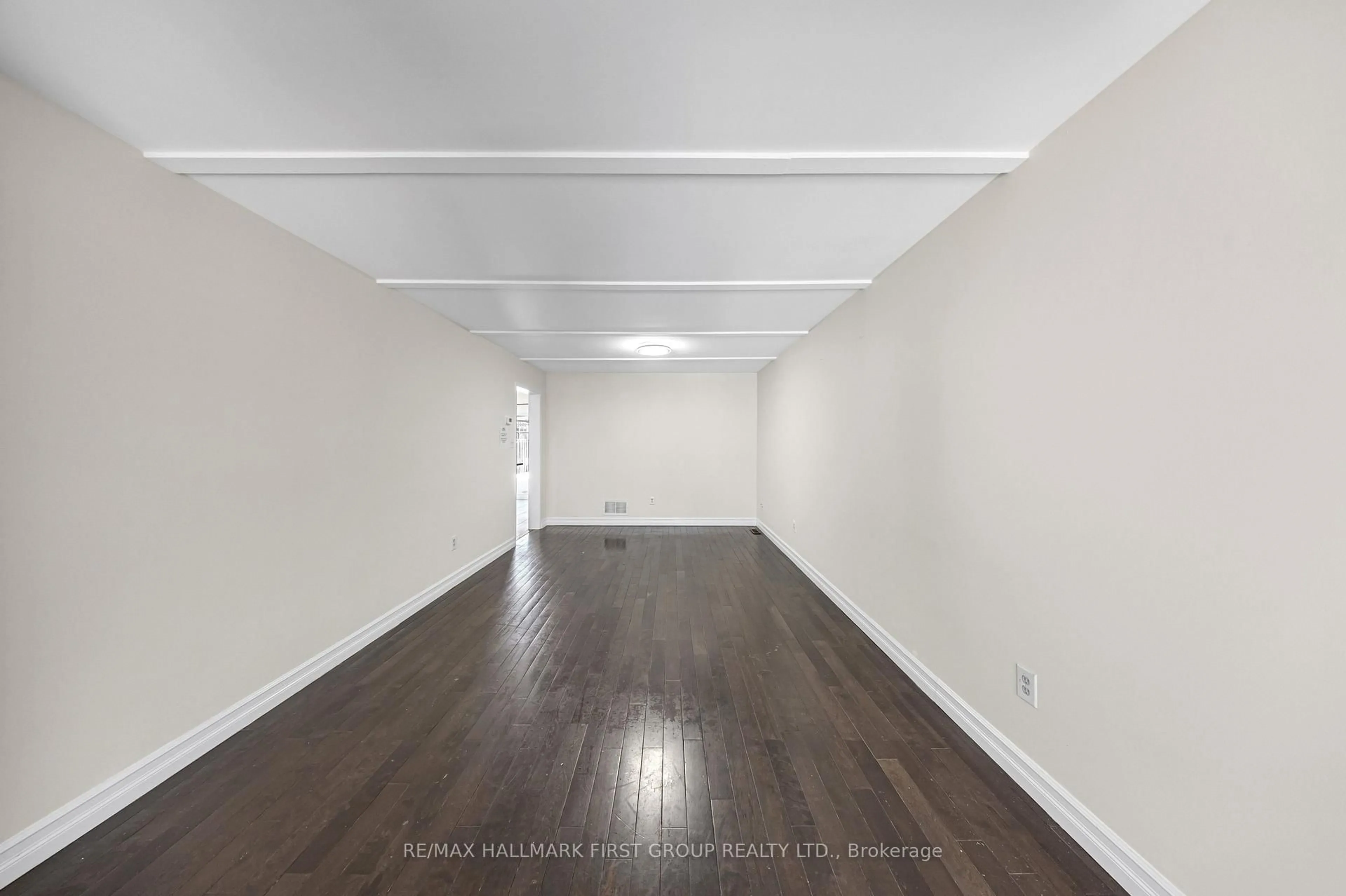 A pic of a room for 7 Steele Valley Crt, Whitby Ontario L1R 2M4