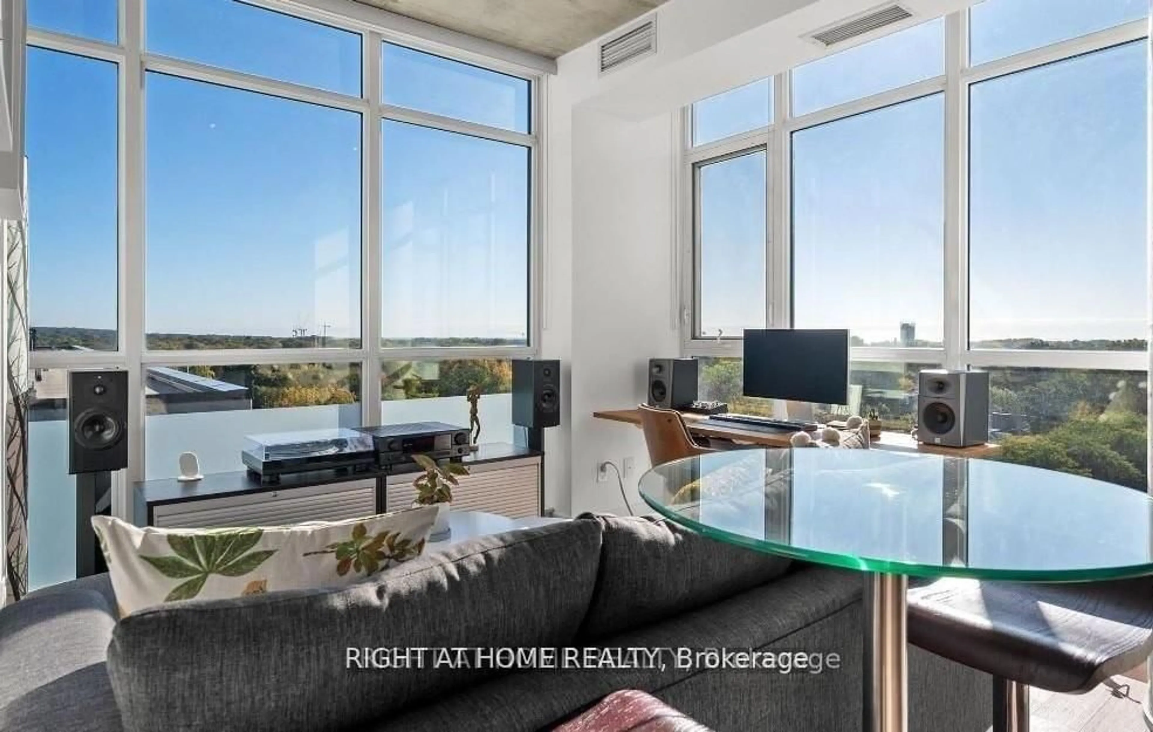 A pic of a room for 1190 Dundas St #906, Toronto Ontario M4M 0C5